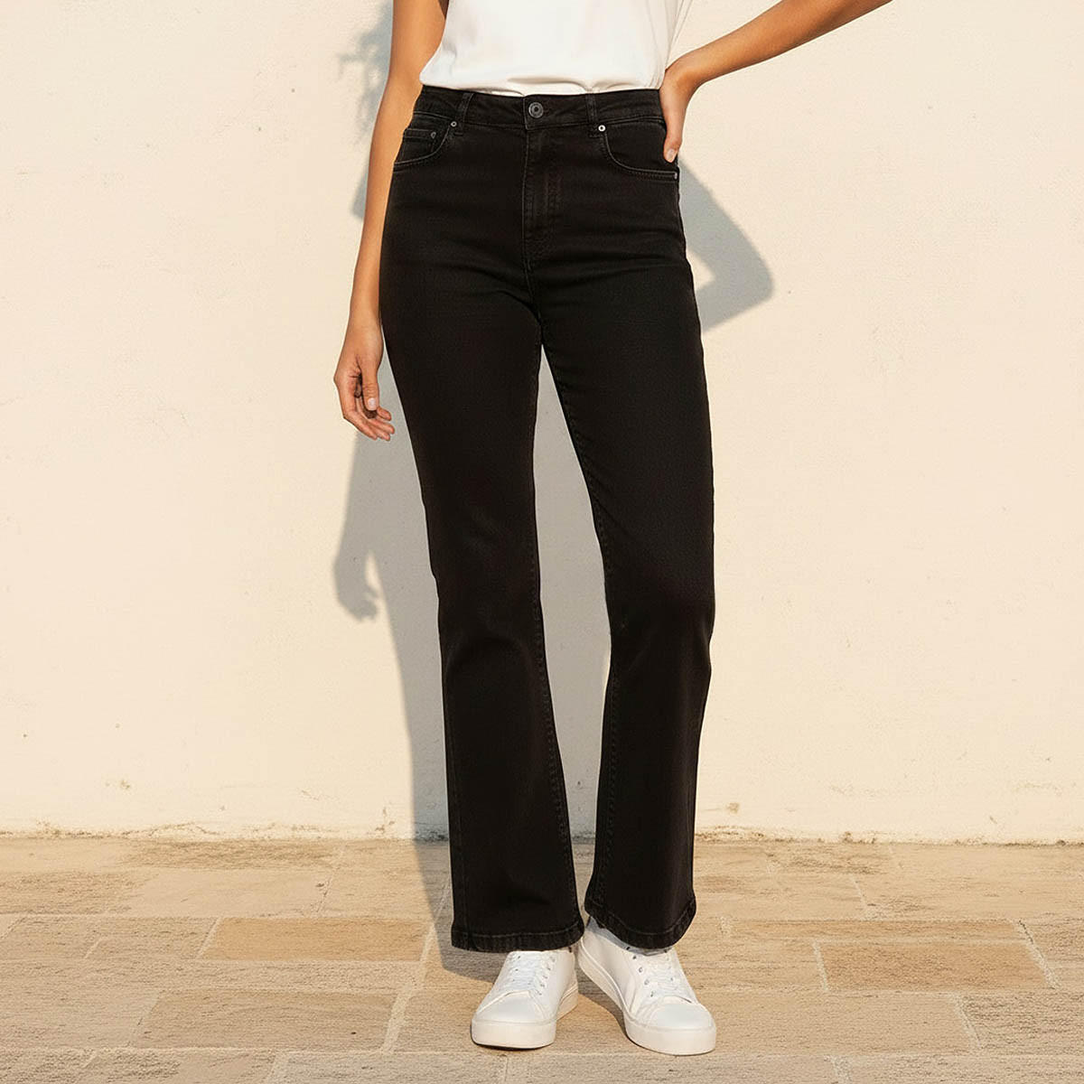 بنطلون جينز بقصّة الأبوات وخصر مرتفع للنساء من لي كوبر-women-clothing-bottoms-jeans-image-1