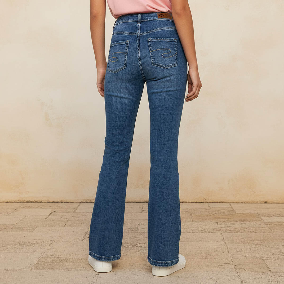 بنطلون جينز بقصّة الأبوات وخصر مرتفع للنساء من لي كوبر-women-clothing-bottoms-jeans-image-4