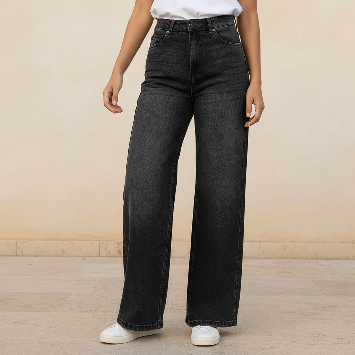 بنطلون جينز قطن واسع الساق بزر إغلاق وجيوب من لي كوبر-women-clothing-bottoms-jeans-image-1