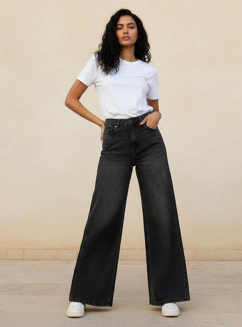 بنطلون جينز قطن واسع الساق بزر إغلاق وجيوب من لي كوبر-women-clothing-bottoms-jeans-image-3