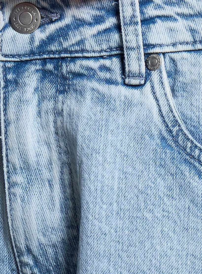 بنطلون جينز قطن واسع الساق بزر إغلاق وجيوب من لي كوبر-women-clothing-bottoms-jeans-image-2