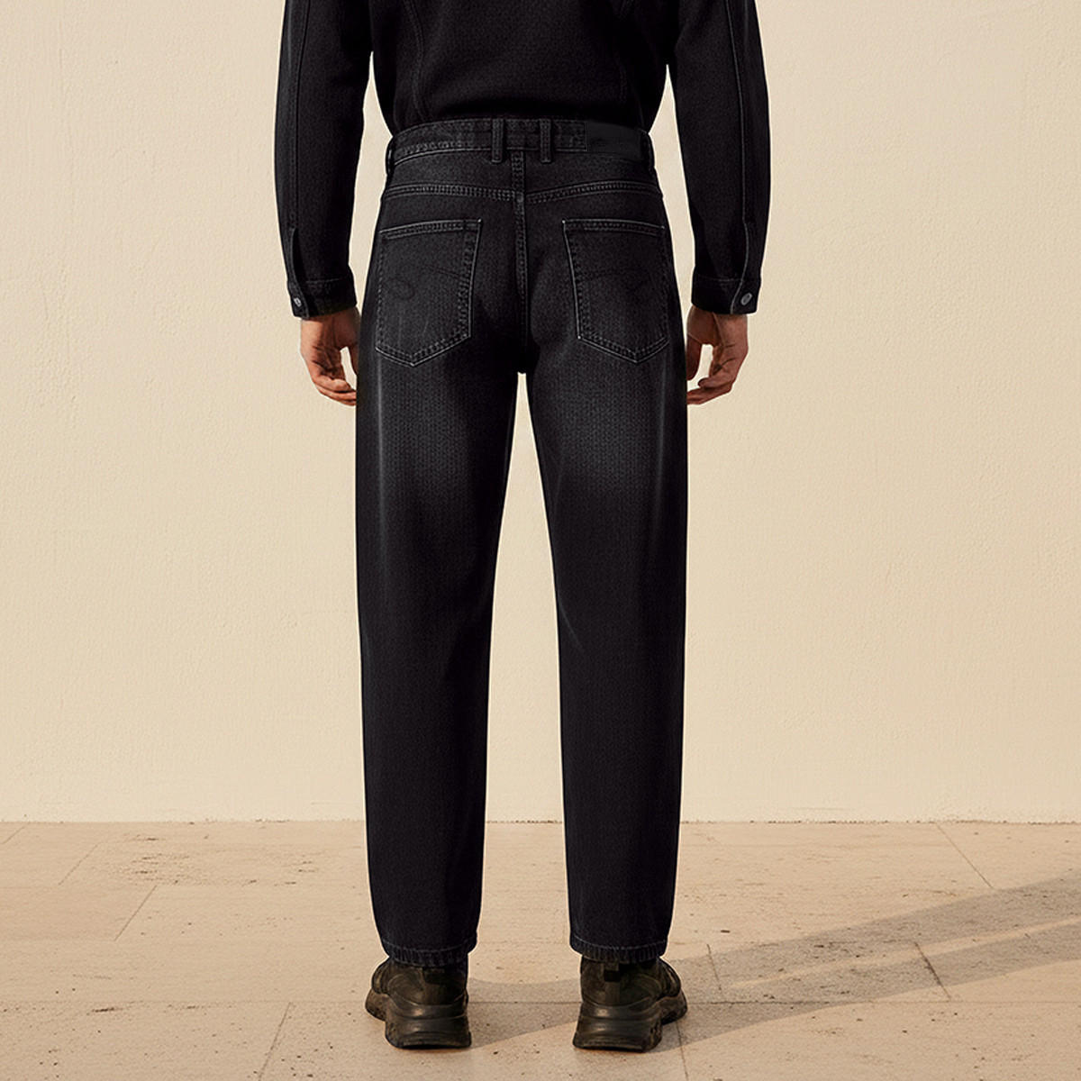 Lee Cooper Relaxed Fit Mid-Rise Pocket Jeans-men-clothing-jeans-image-4