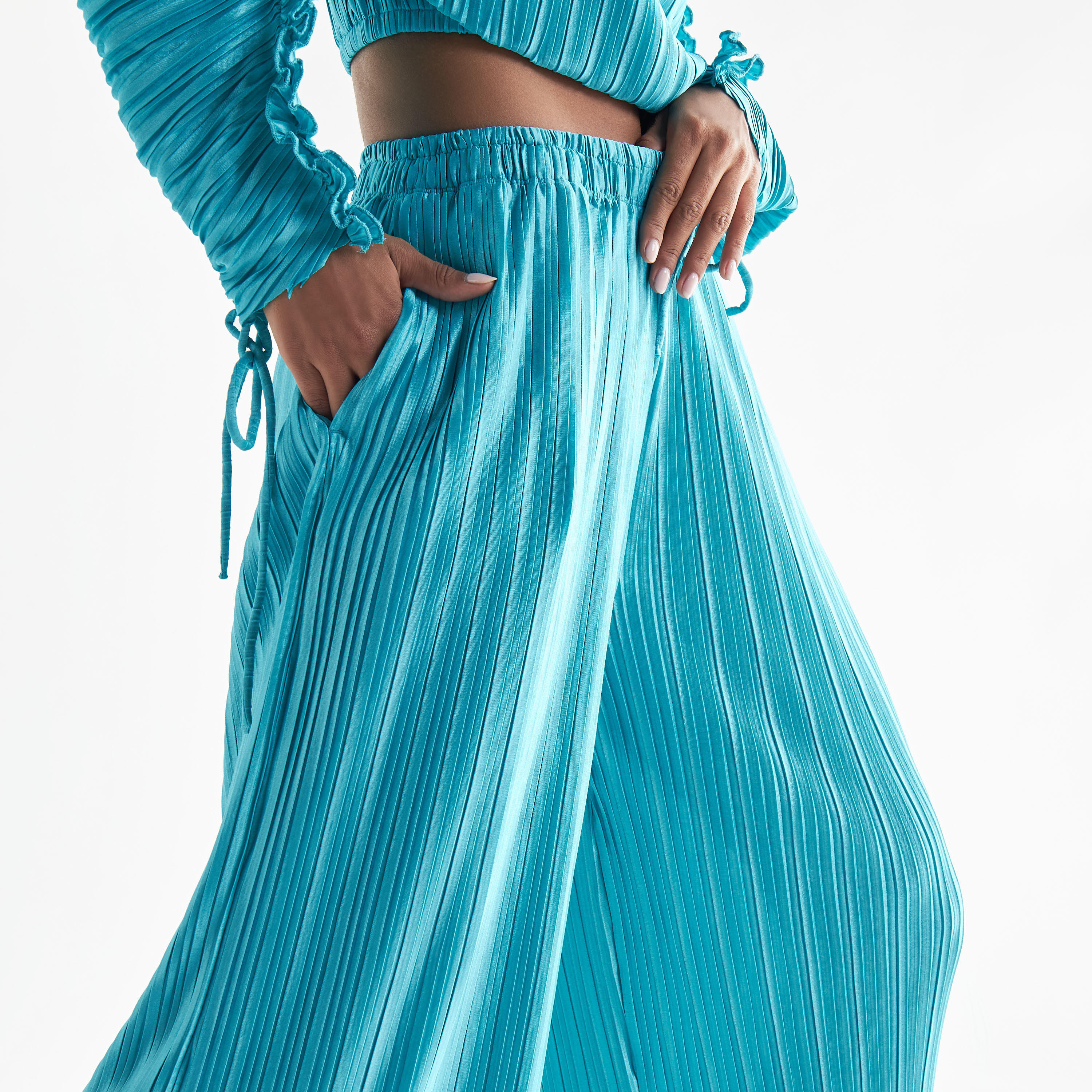 بنطلون واسع الساقين بثنايا وبخصر مطاطي وجيوب-women-clothing-bottoms-trousers-image-4