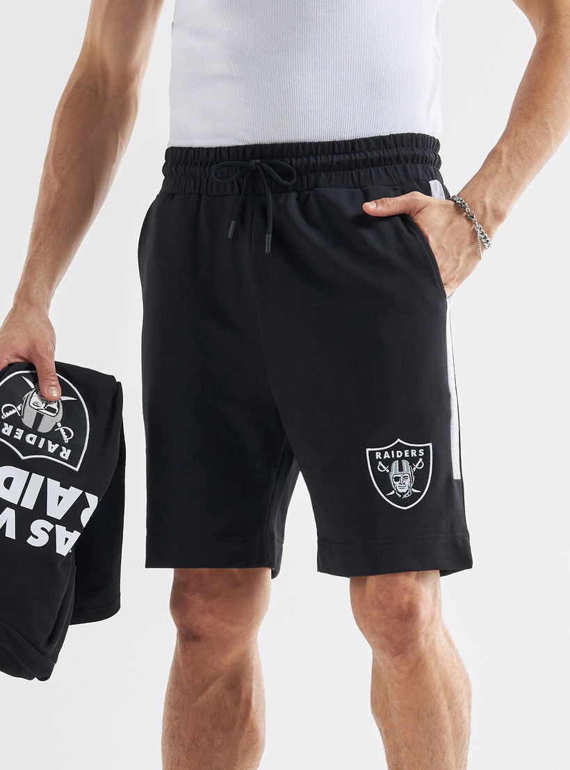 شورت مطرز بخصر مطاطي وجيوب-men-clothing-bottoms-shorts-image-1