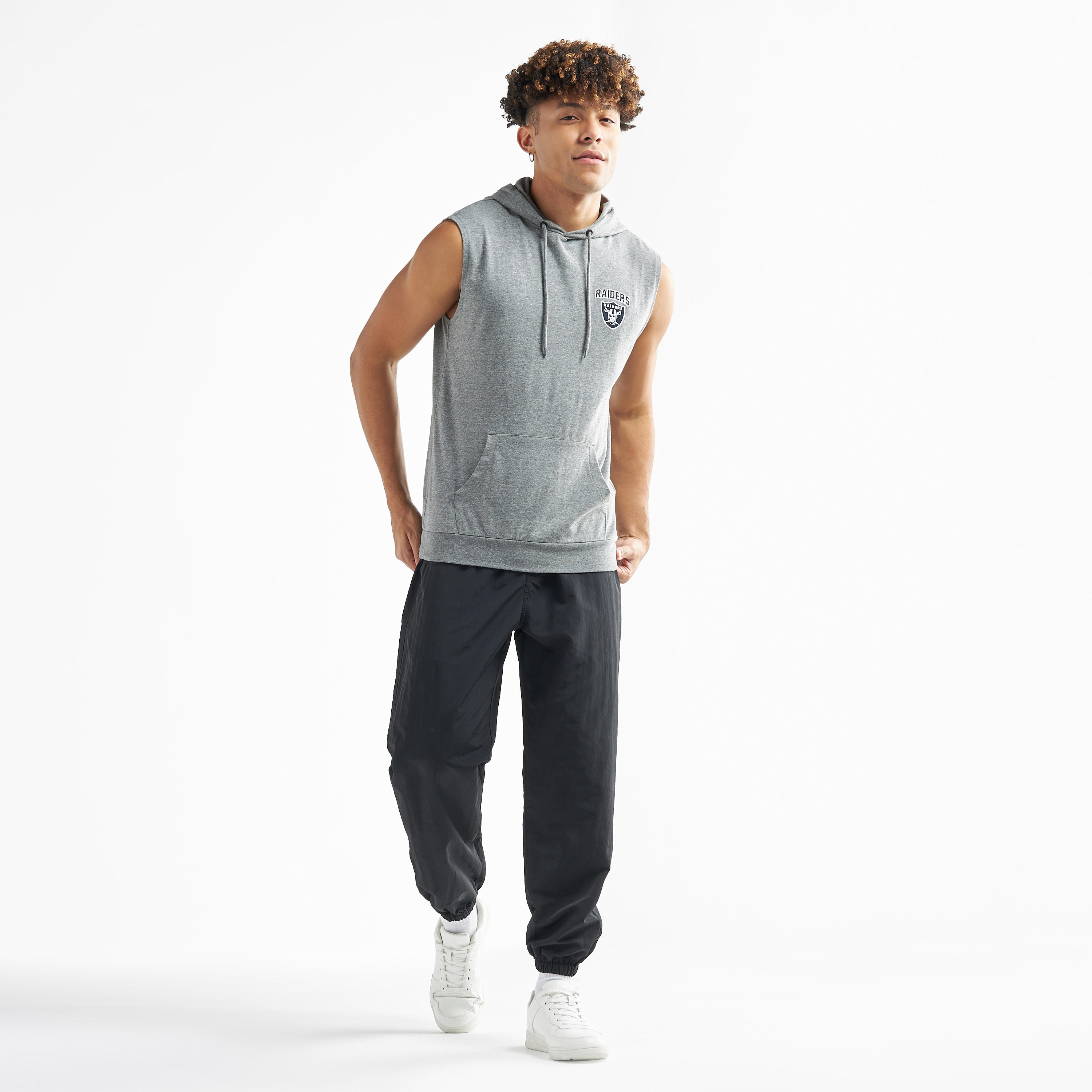 هودي دون أكمام بتصميم دوري إن إف إل وطبعات لاس فيجاس رايدرز -men-winterwear-hoodiesandsweatshirts-image-2