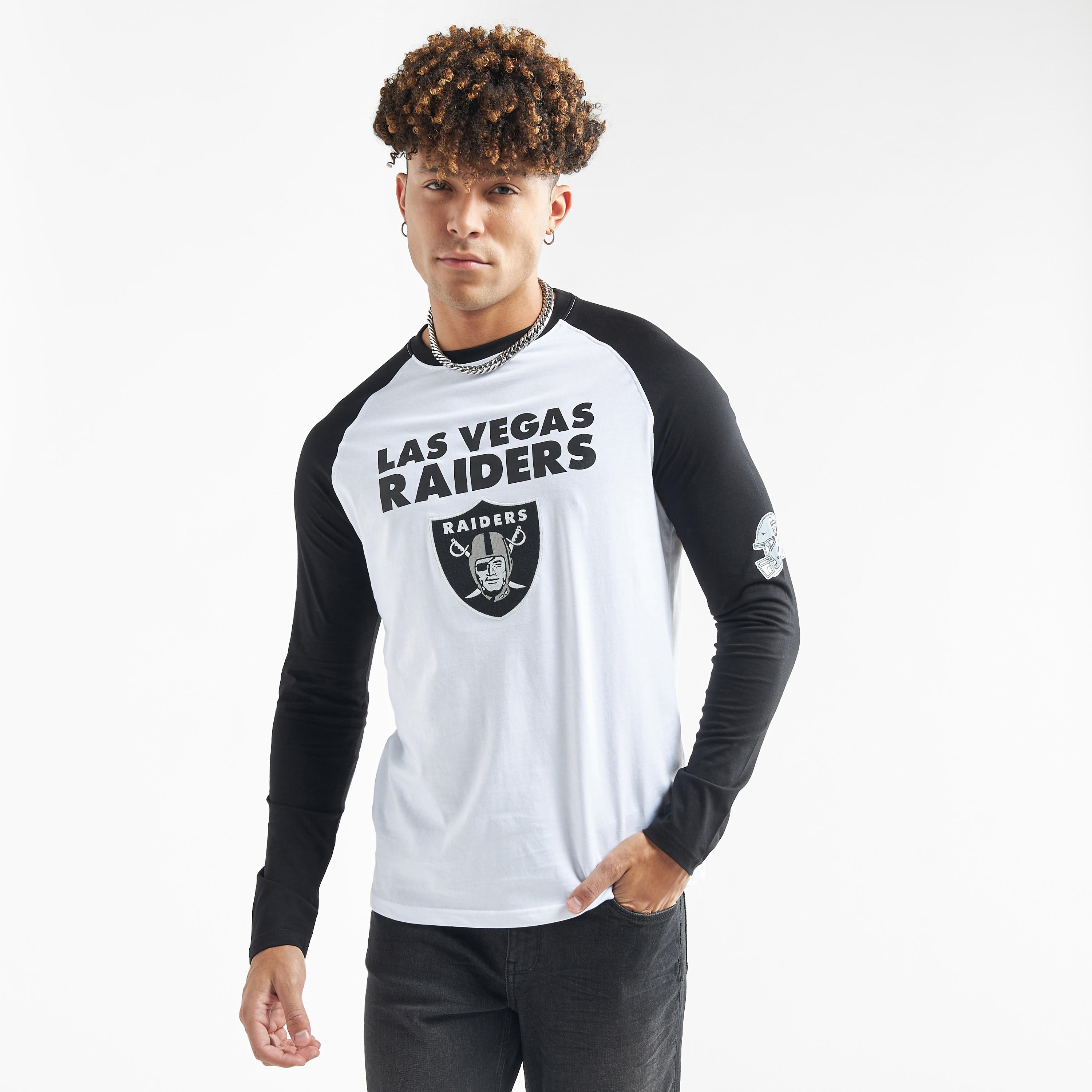 تيشيرت مغاير بتصميم دوري إن إف إل وطبعات لاس فيجاس رايدرز -men-clothing-tshirtsandpolos-tshirts-image-1