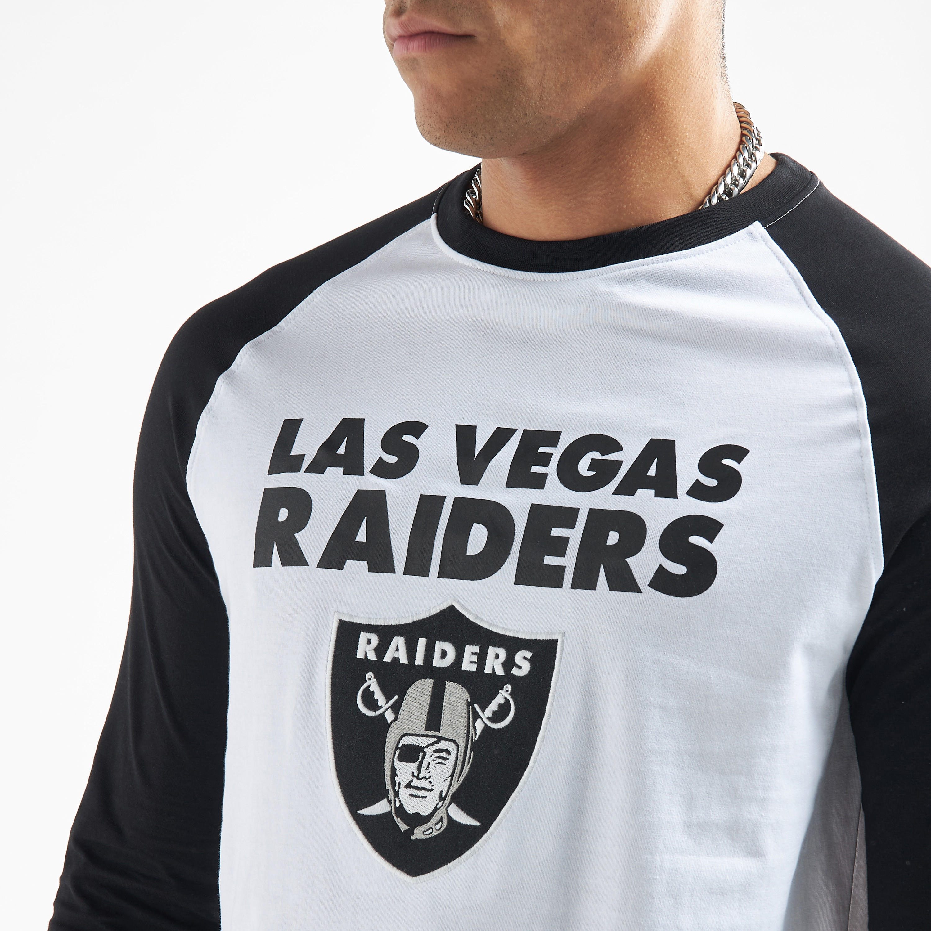 تيشيرت مغاير بتصميم دوري إن إف إل وطبعات لاس فيجاس رايدرز -men-clothing-tshirtsandpolos-tshirts-image-4