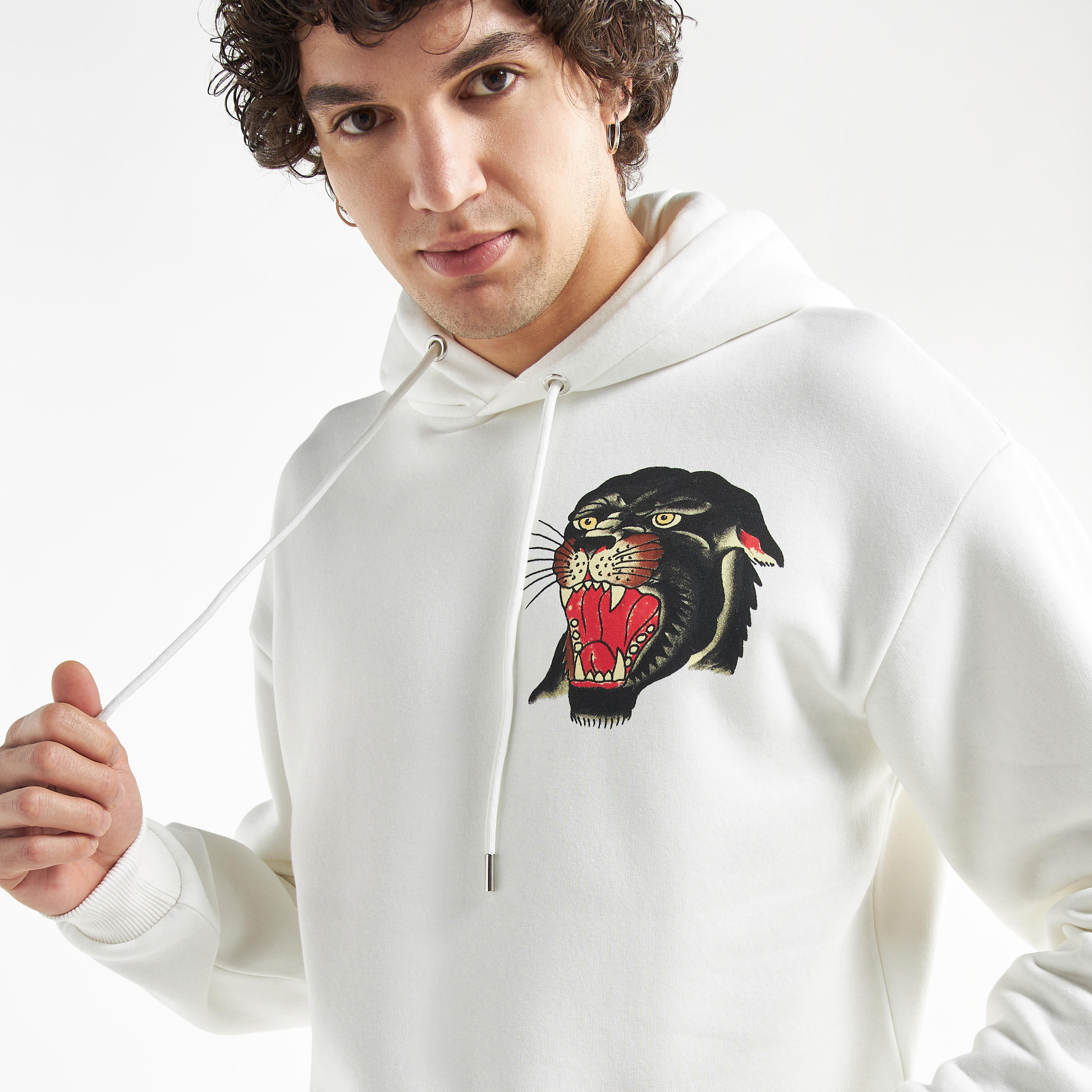 هودي بأكمام طويلة وجيب كنغر وطبعات-men-winterwear-hoodiesandsweatshirts-image-4