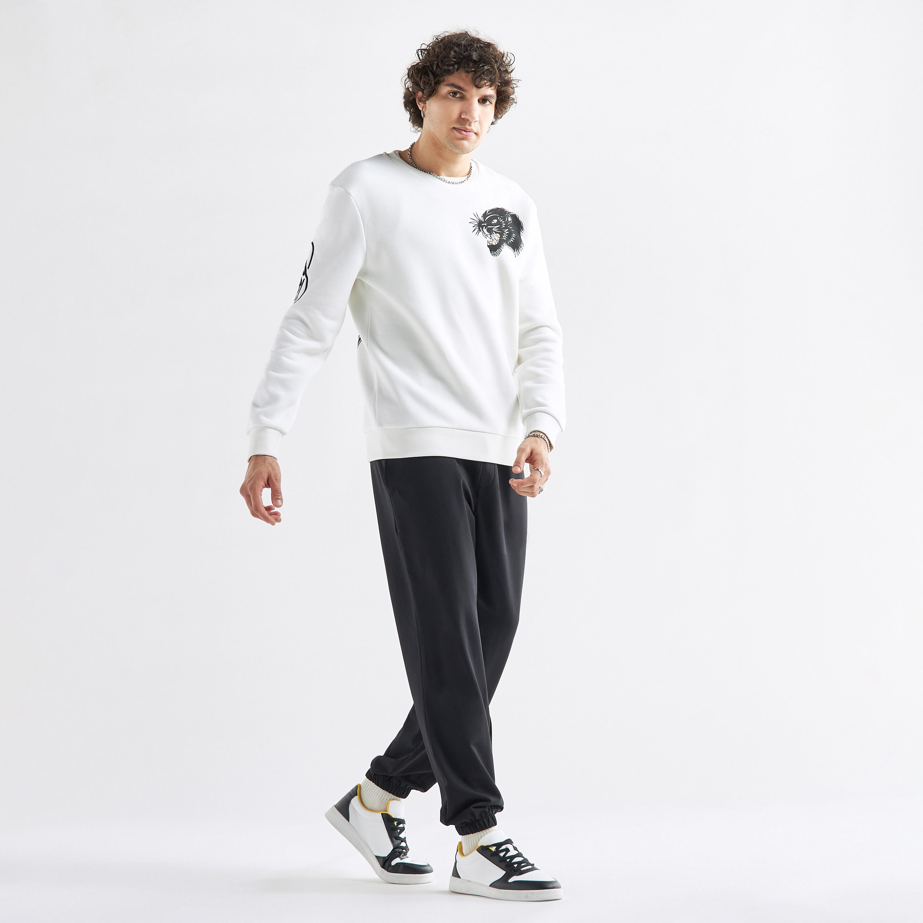 سويت شيرت بأكمام طويلة وياقة ضيقة وطبعات جرافيك من إد هاردي-men-winterwear-hoodiesandsweatshirts-image-2