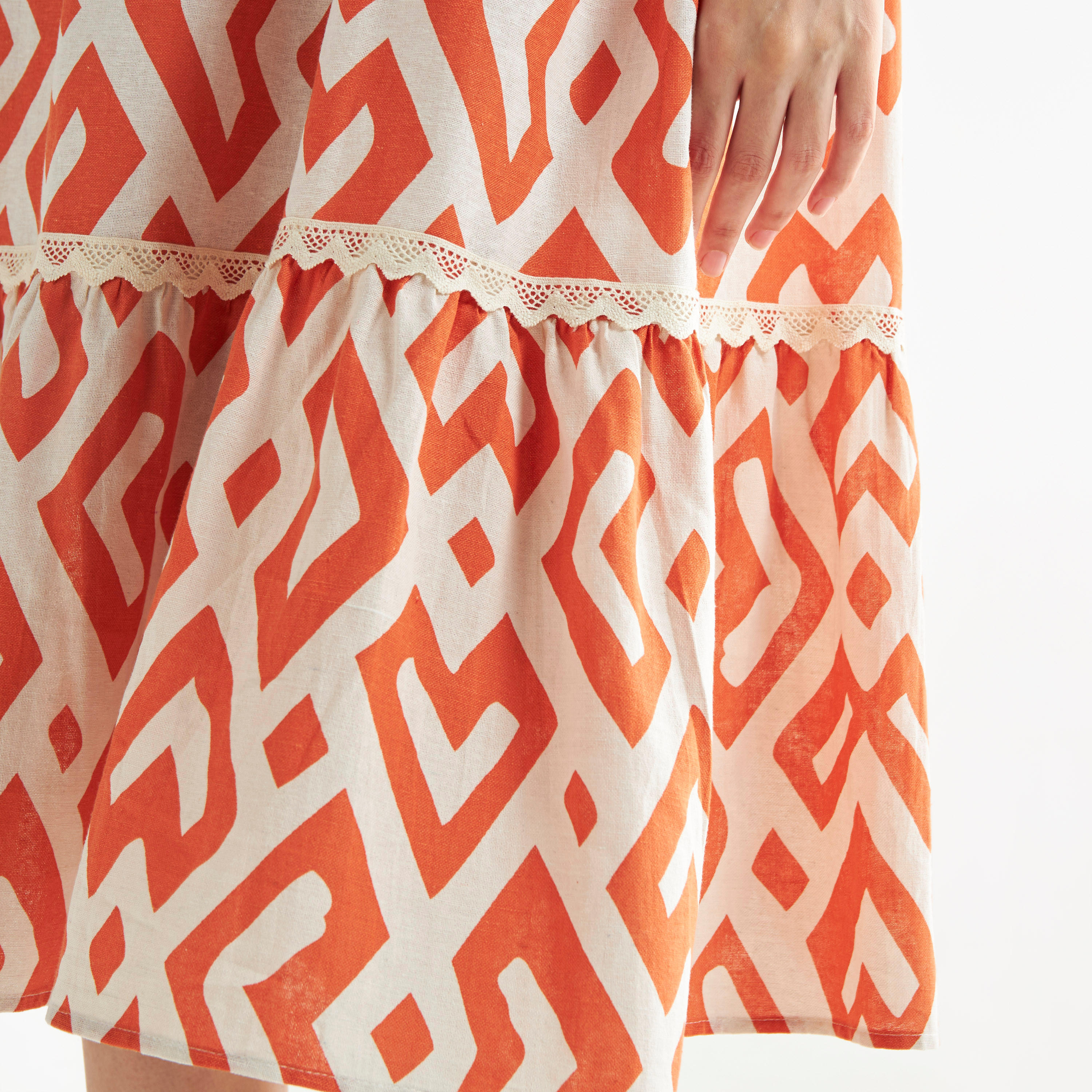 فستان متعدد الطبقات دون أكمام بياقة V وطبعات-women-clothing-dresses-image-5