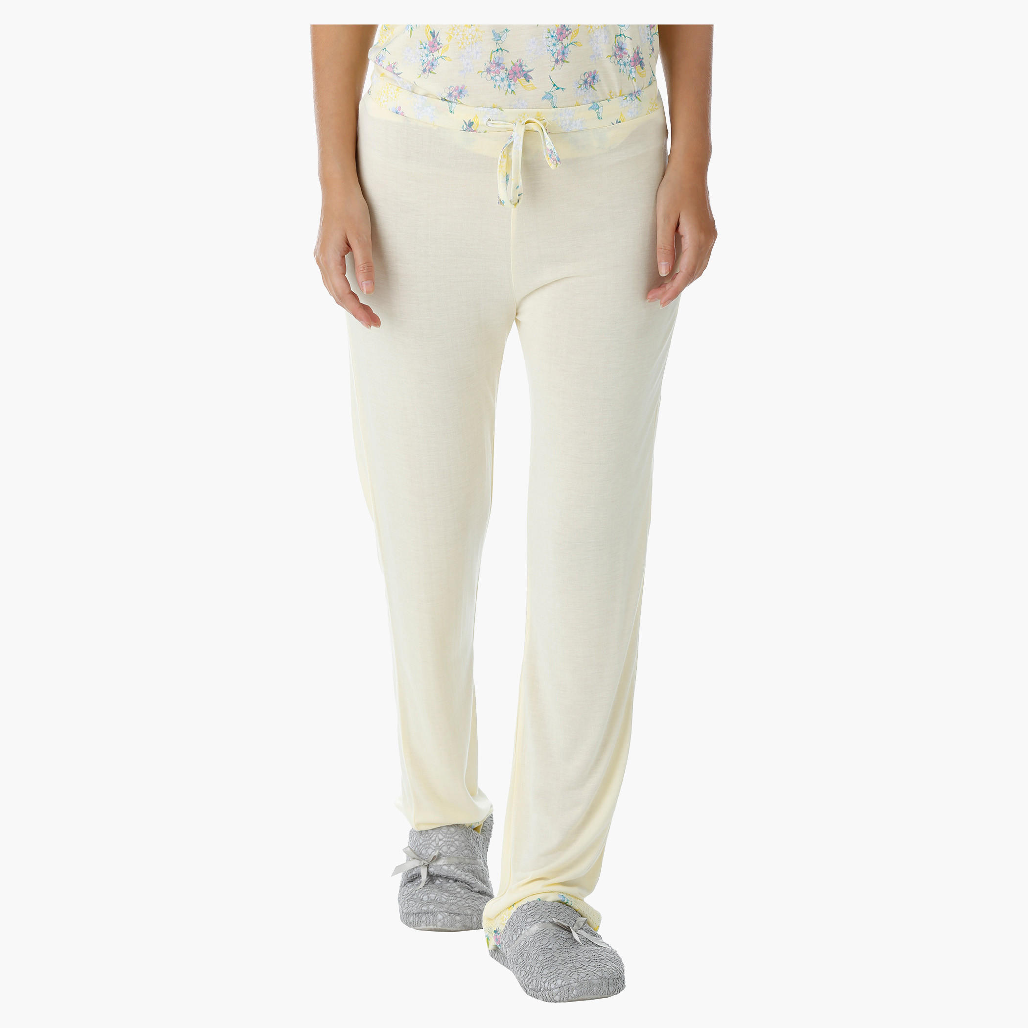 طقم بيجاما بطبعات وتفاصيل دانتيل-women-clothing-nightwear-pyjamas-longsets-image-5