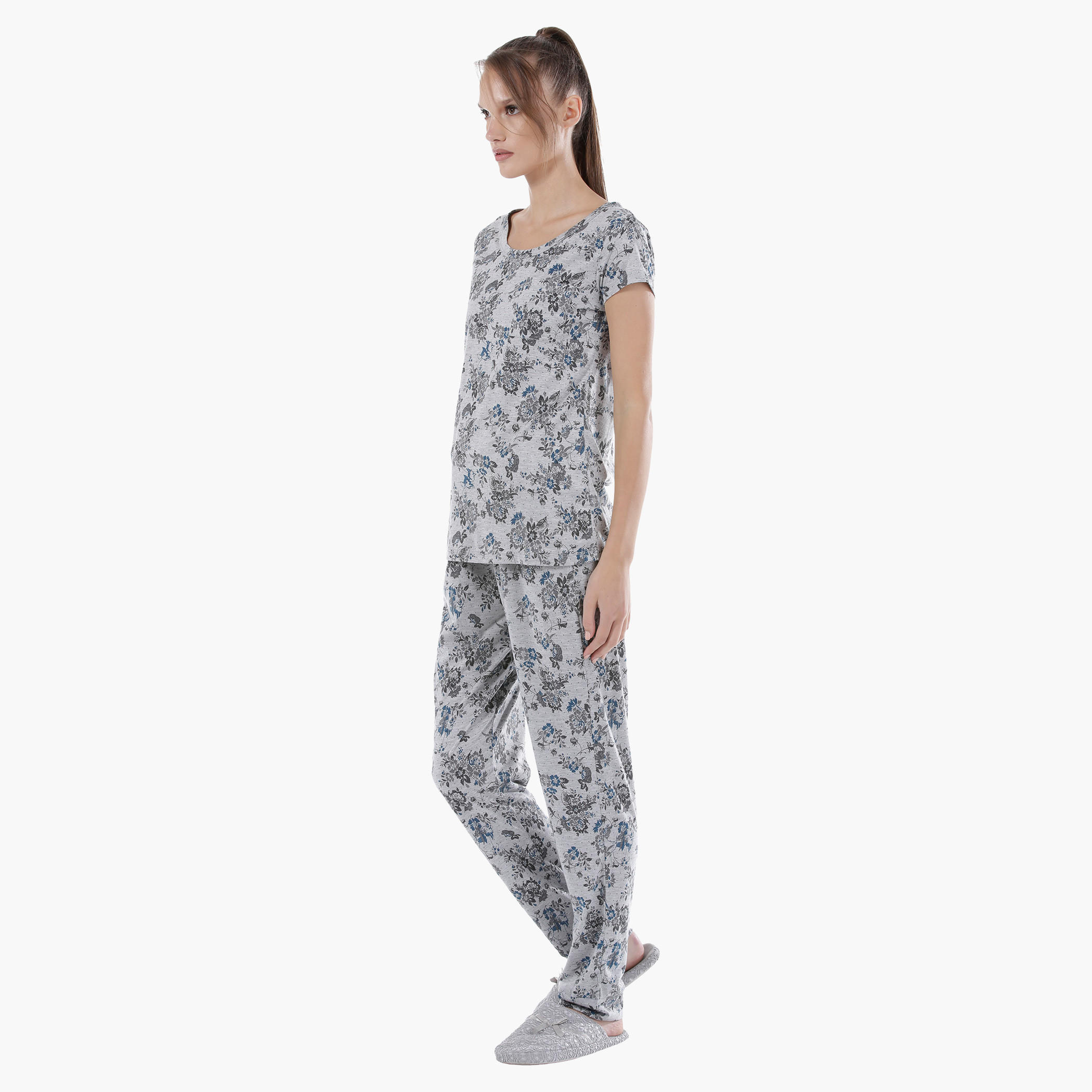 طقم بيجاما مزيّنة بالأزهار-women-clothing-nightwear-pyjamas-longsets-image-3