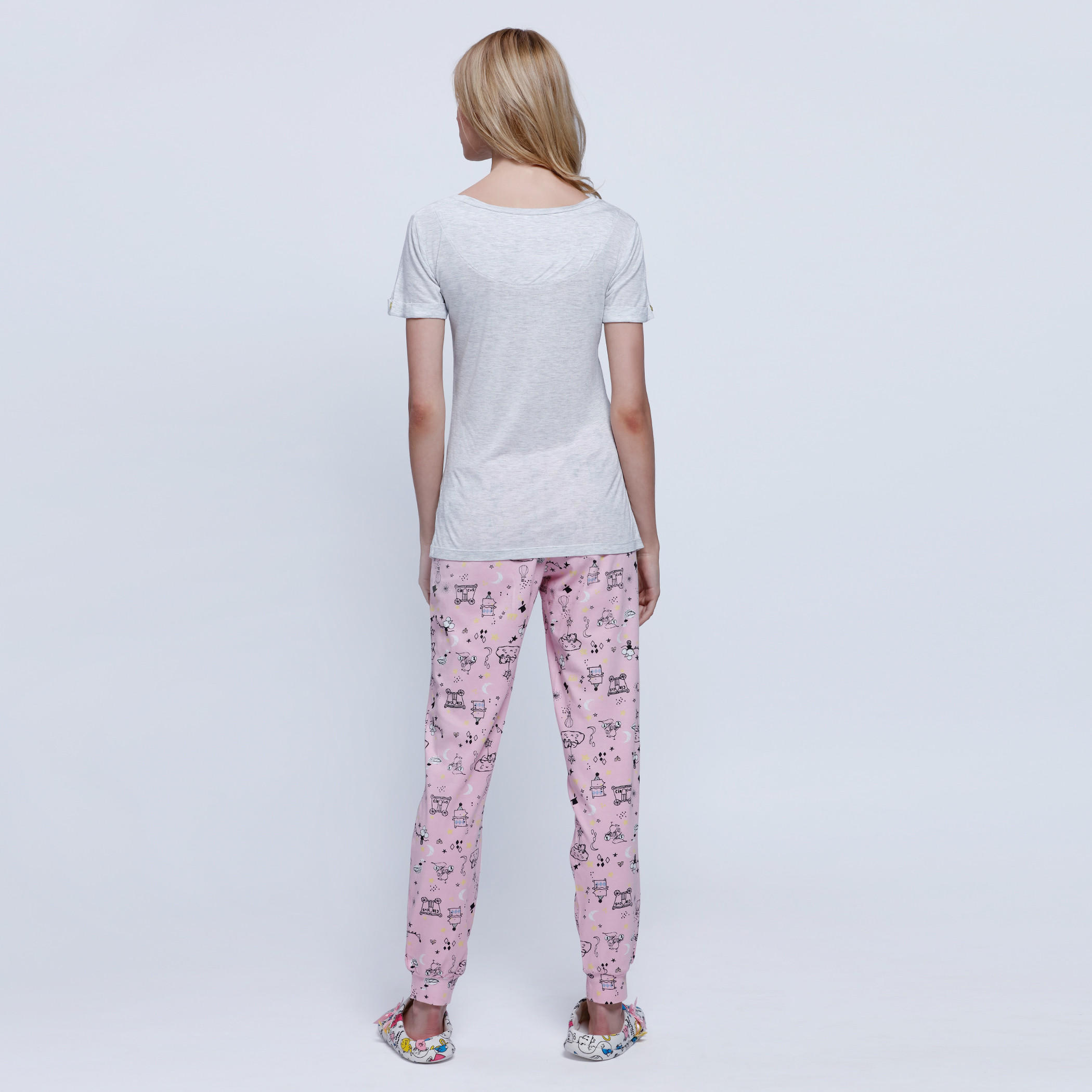 طقم بيجاما بأكمام قصيرة وطبعات-women-clothing-nightwear-pyjamas-longsets-image-2