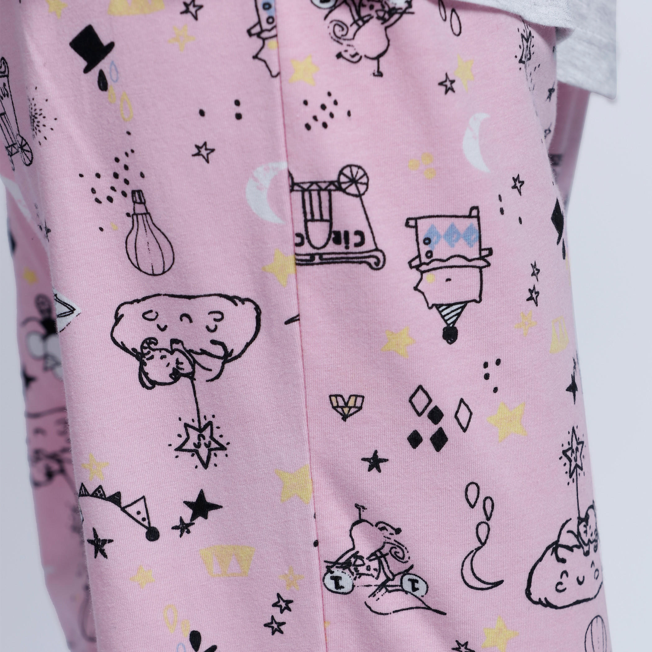 طقم بيجاما بأكمام قصيرة وطبعات-women-clothing-nightwear-pyjamas-longsets-image-5
