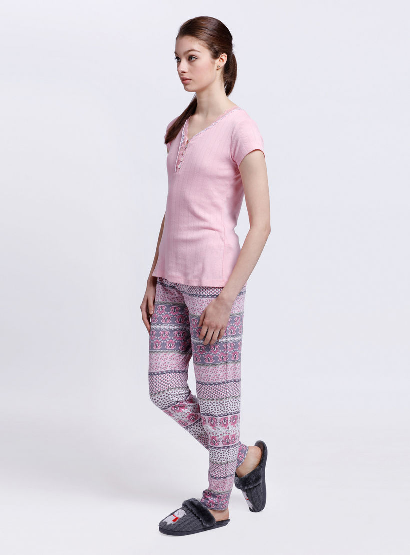 طقم بنطال بيجاما وتيشيرت بطبعات-women-clothing-nightwear-pyjamas-longsets-image-3