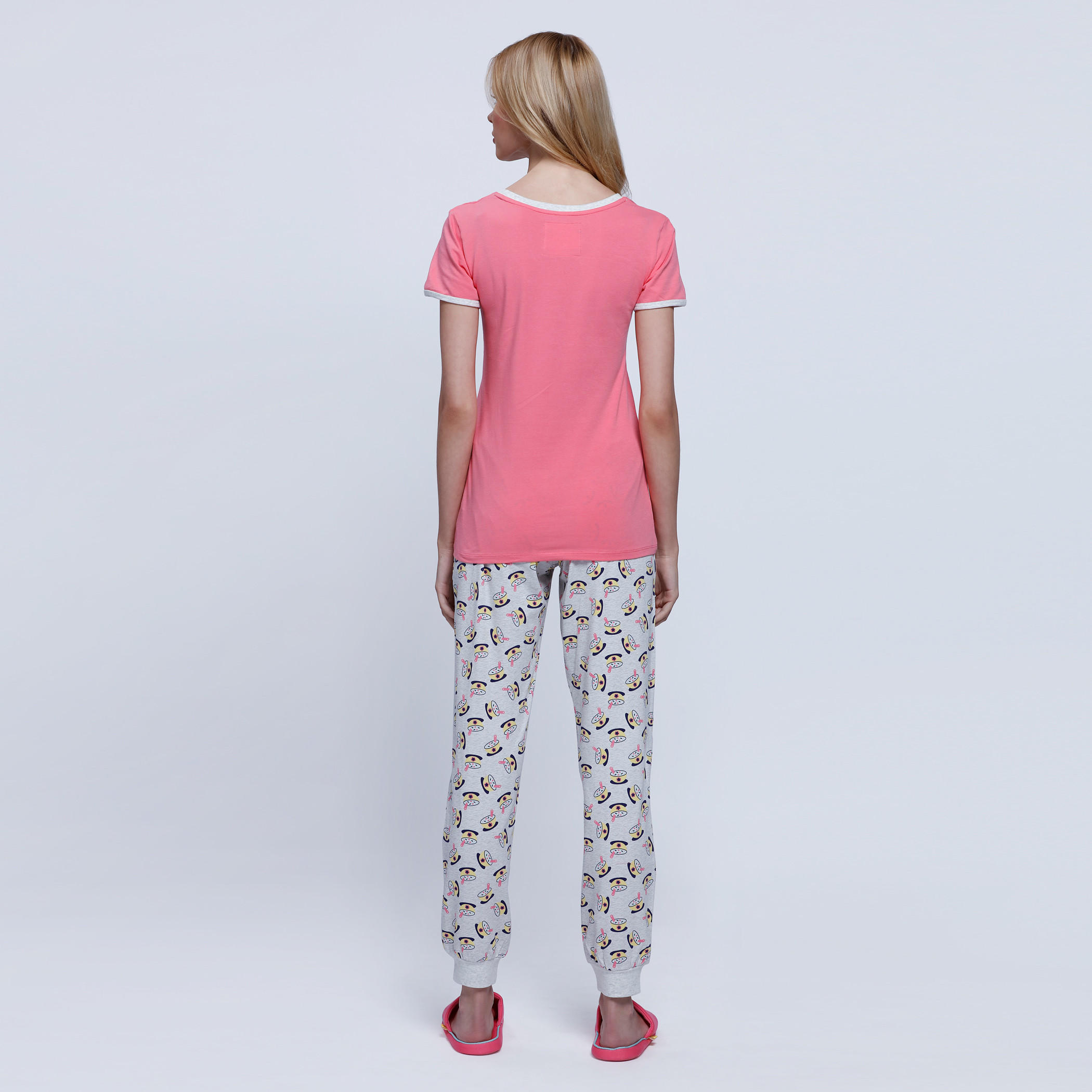 طقم بيجاما بأكمام قصيرة وطبعات-women-clothing-nightwear-pyjamas-longsets-image-4