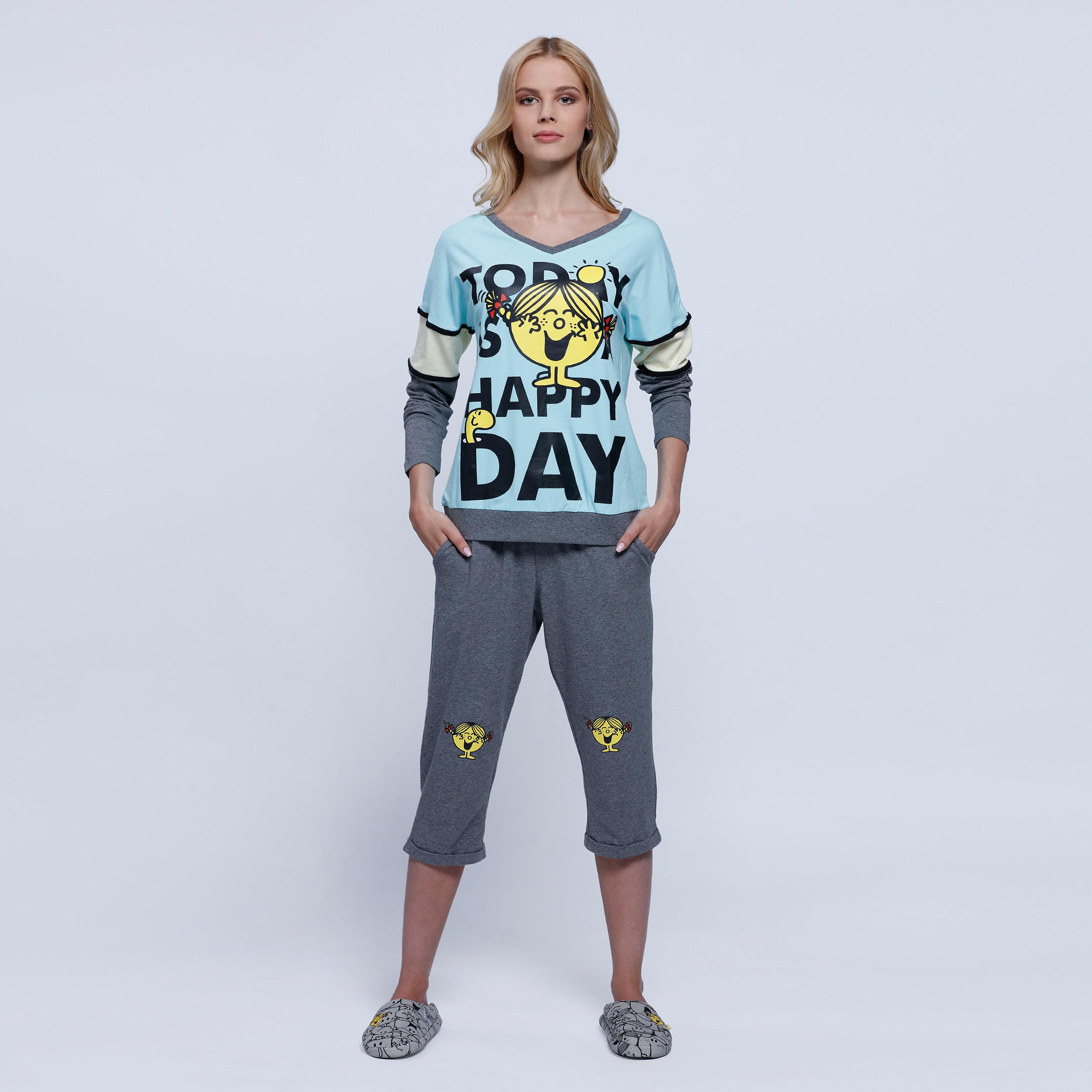 Printed Long Sleeves Top and Capri Set-women-clothing-nightwear-pyjamas-longsets-image-1