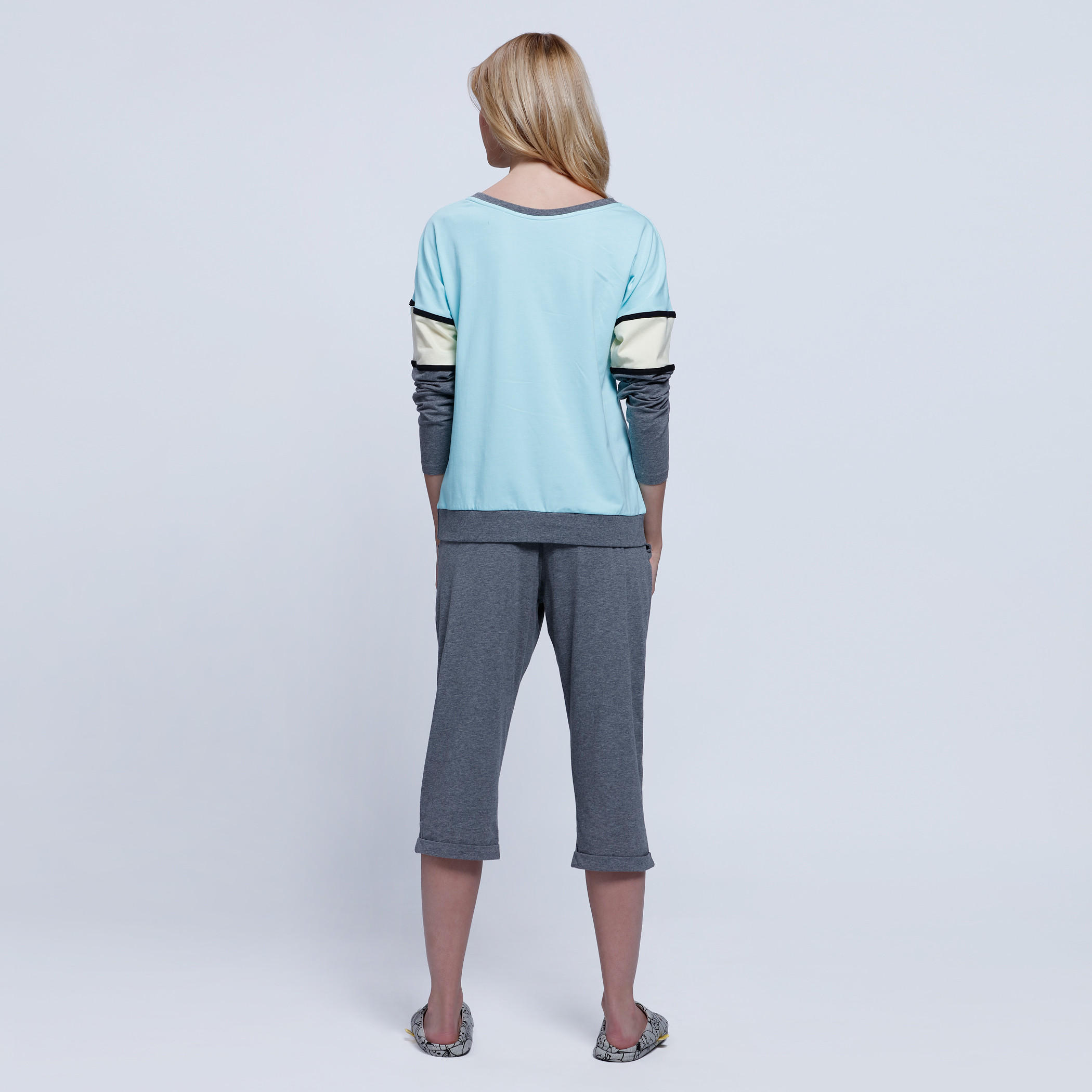 Printed Long Sleeves Top and Capri Set-women-clothing-nightwear-pyjamas-longsets-image-2