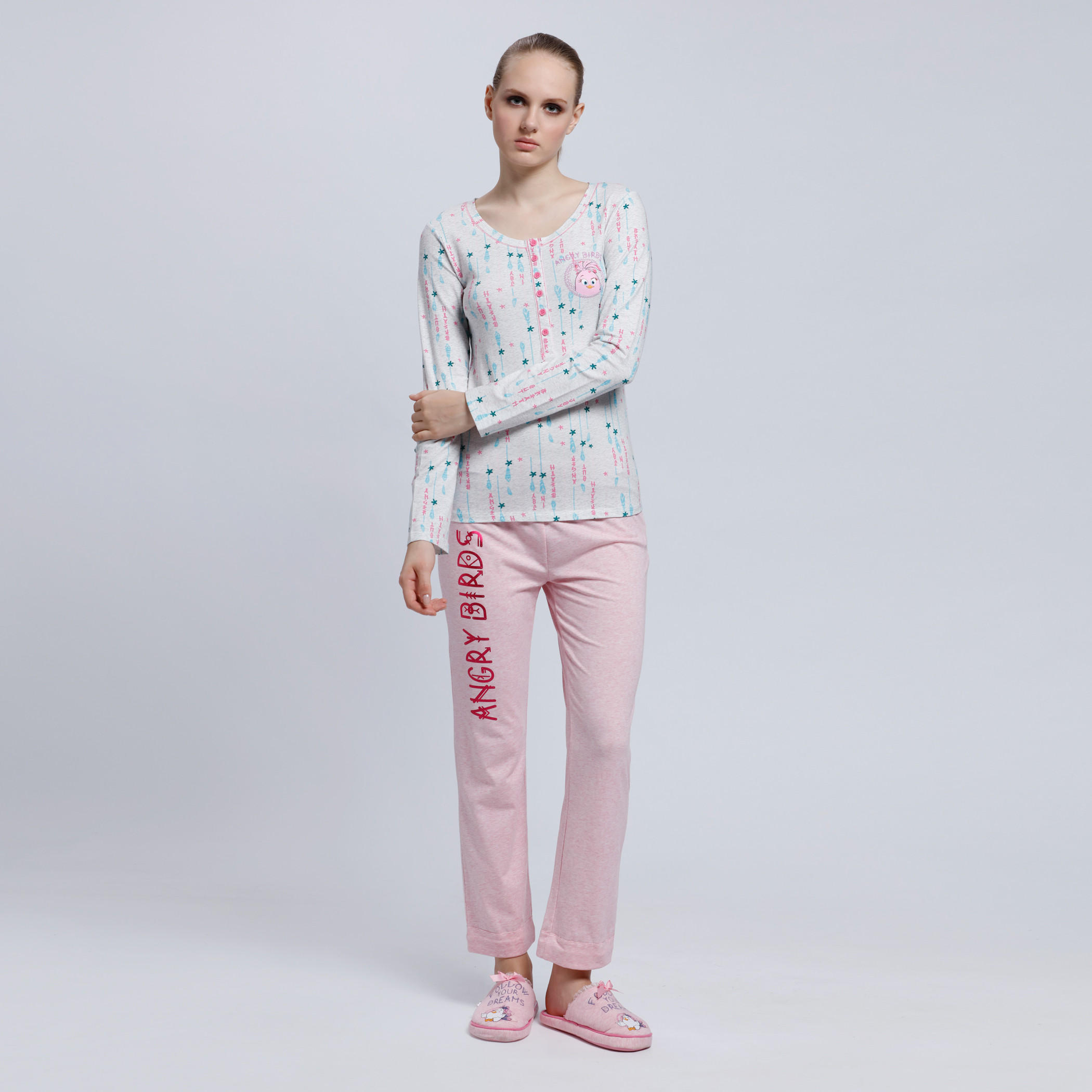 طقم بنطال بيجاما وتيشيرت بأكمام طويلة وطبعات-women-clothing-nightwear-pyjamas-longsets-image-1
