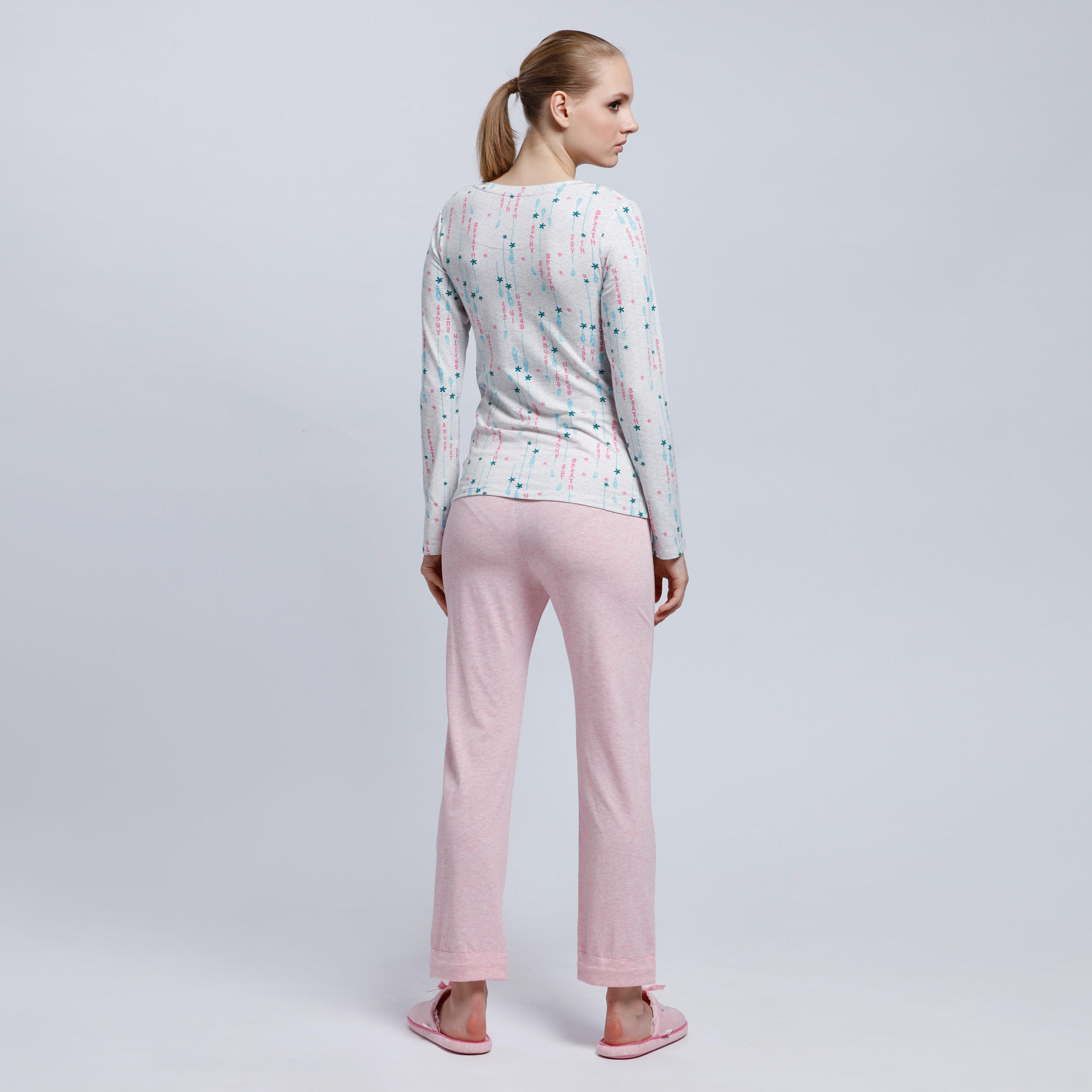 طقم بنطال بيجاما وتيشيرت بأكمام طويلة وطبعات-women-clothing-nightwear-pyjamas-longsets-image-2