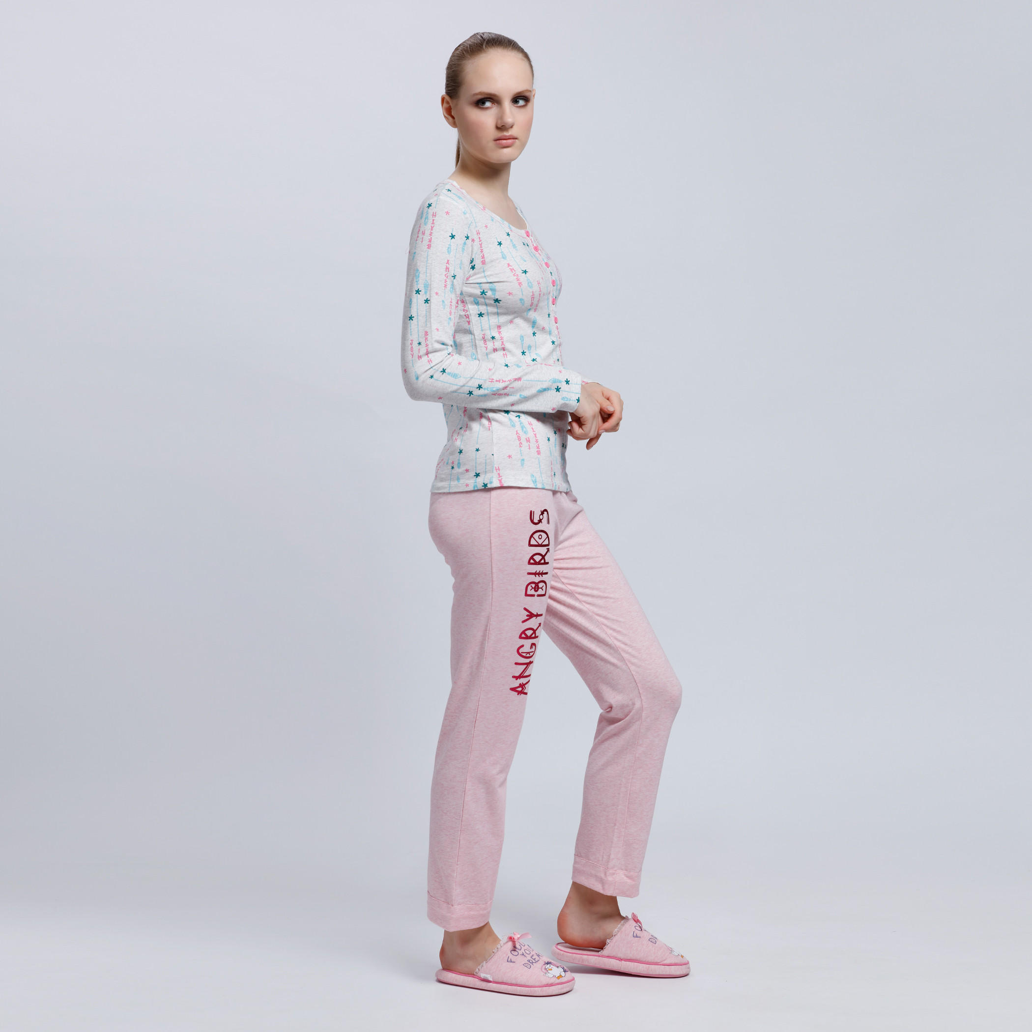 طقم بنطال بيجاما وتيشيرت بأكمام طويلة وطبعات-women-clothing-nightwear-pyjamas-longsets-image-3