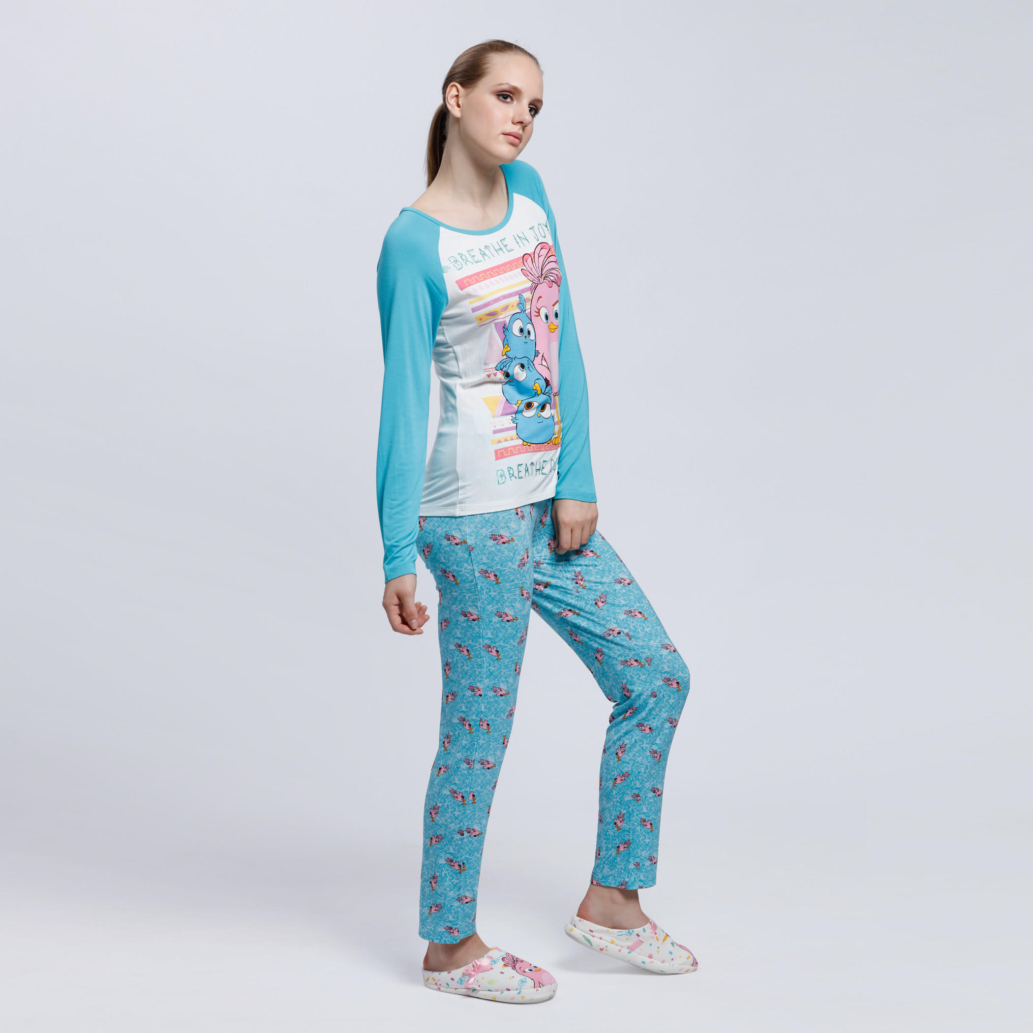 طقم بنطال بيجاما وتيشيرت بأكمام طويلة وطبعات-women-clothing-nightwear-pyjamas-longsets-image-3