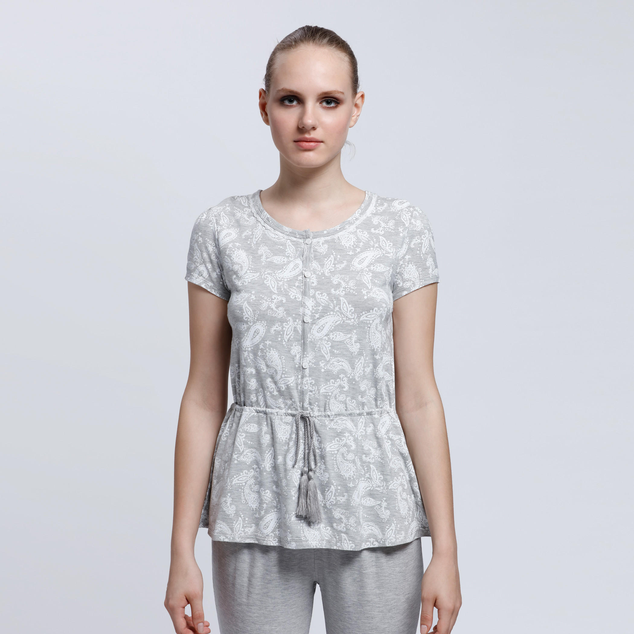 طقم بنطال بيجاما وتيشيرت بطبعات-women-clothing-nightwear-pyjamas-longsets-image-4