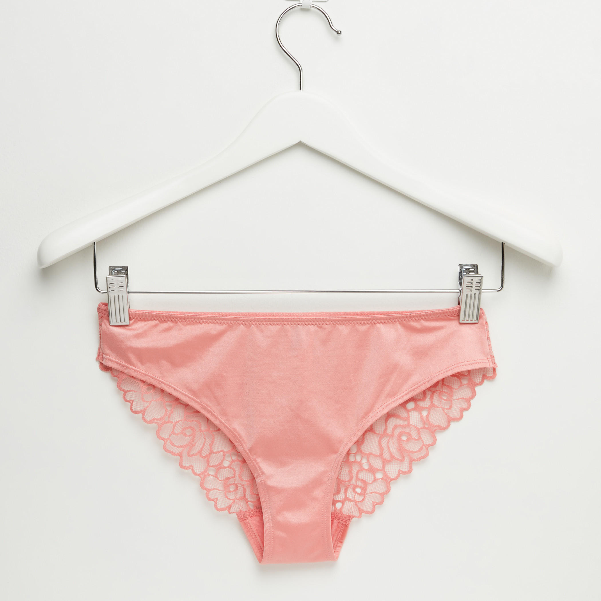 سراويل داخلية بخصر مطّاطي وتفاصيل دانتيل-women-clothing-lingerie-panties-image-1