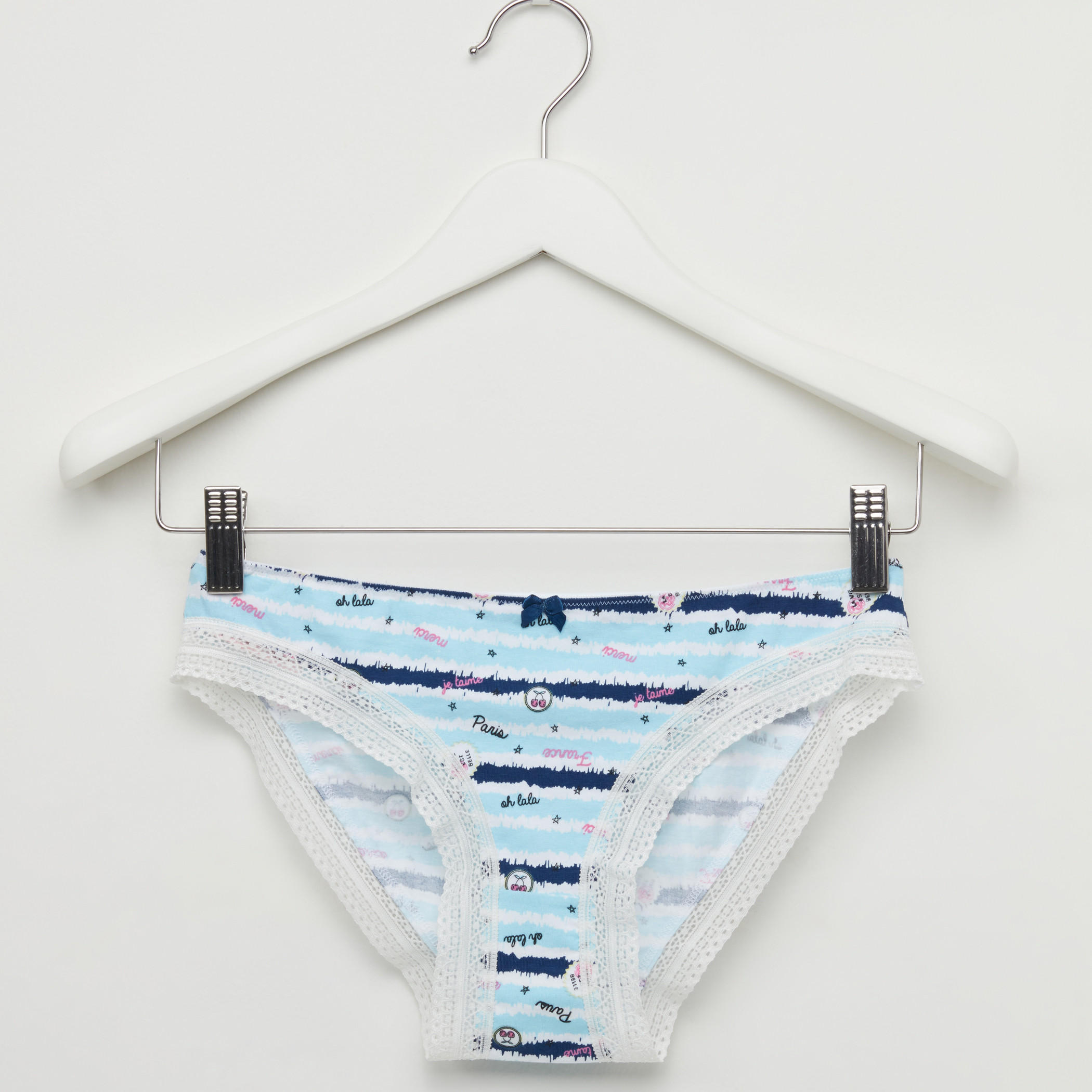 طقم سراويل بيكيني وصدرية بطبعات وتفاصيل دانتيل-women-clothing-lingerie-lingeriesets-image-3