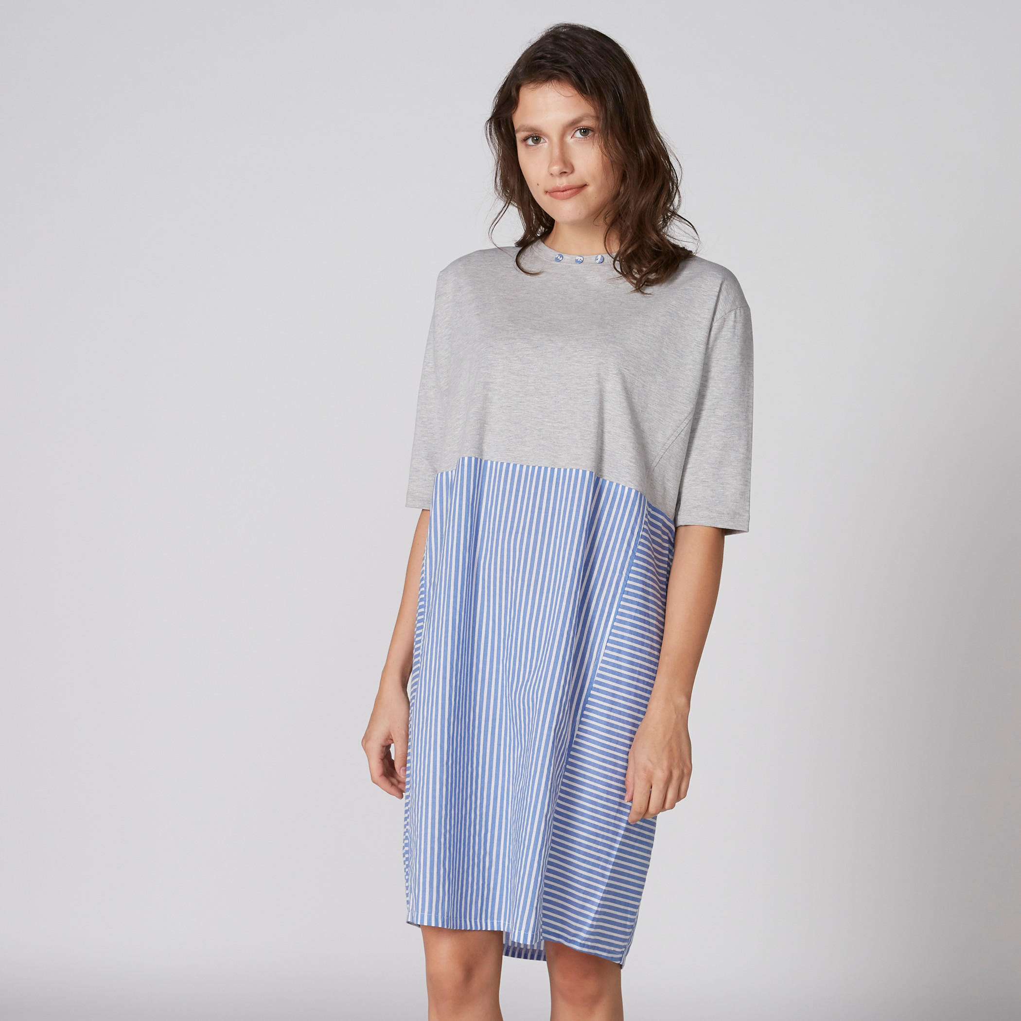 فستان نوم متوسط الطول مقلّم بياقة مستديرة-women-clothing-nightwear-nighties-image-3