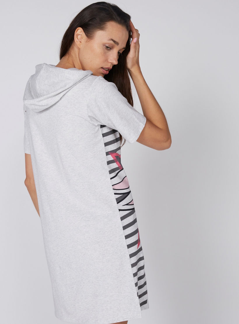 قميص نوم بطبعات لولا وأكمام قصيرة وقبّعة-women-clothing-nightwear-nighties-image-3