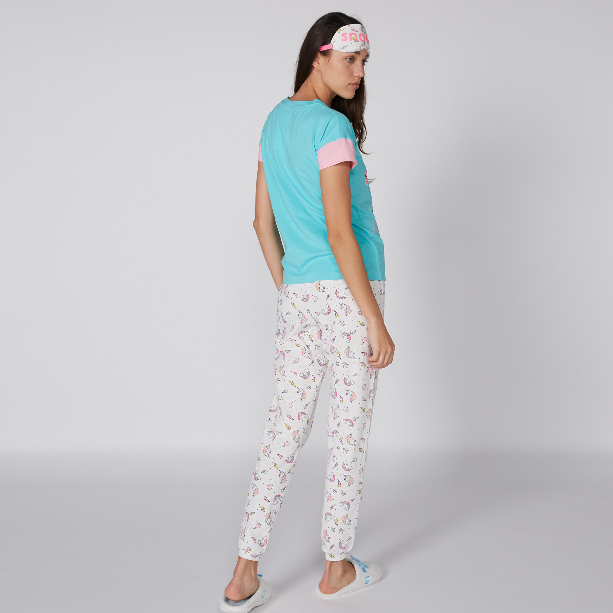 طقم تيشيرت وبنطال بيجاما بطبعات-women-clothing-nightwear-pyjamas-longsets-image-2