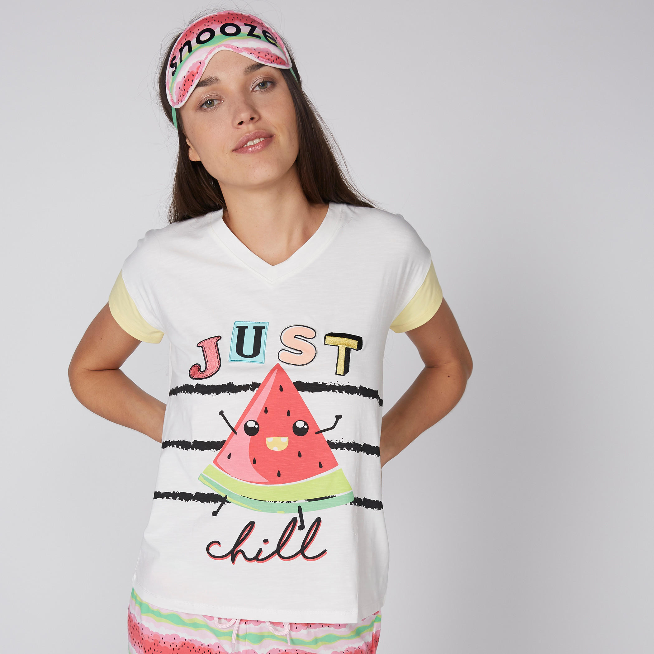 طقم تيشيرت وبنطال بيجاما بطبعات-women-clothing-nightwear-pyjamas-longsets-image-3