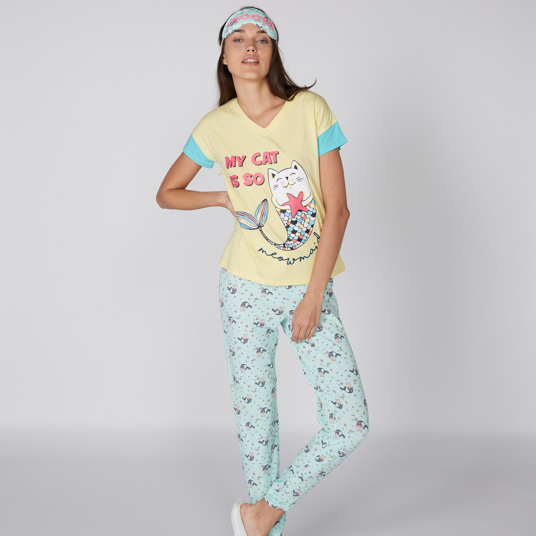 طقم تيشيرت وبنطال بيجاما بطبعات-women-clothing-nightwear-pyjamas-longsets-image-2