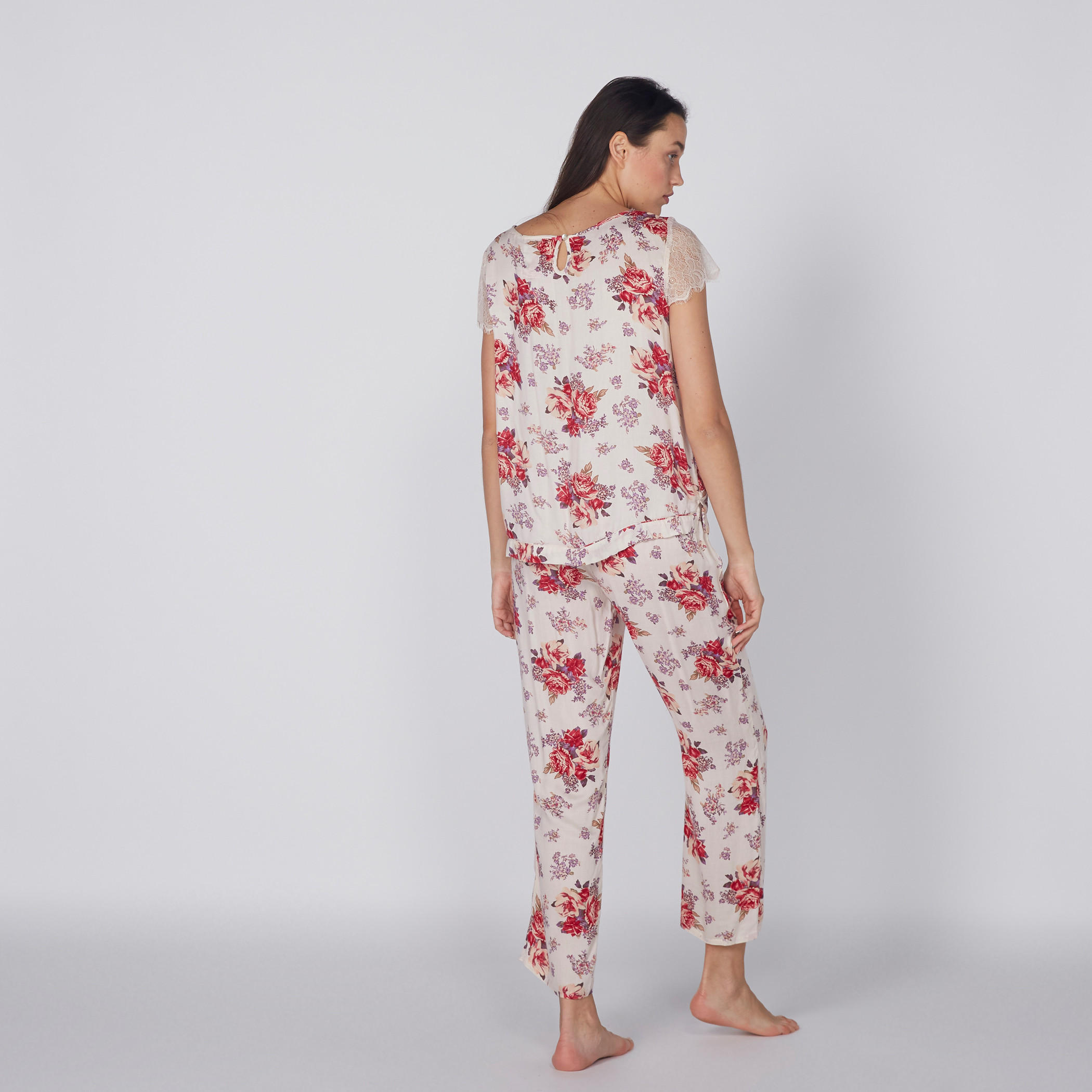 طقم بنطال بيجاما وبلوزة بطبعات-women-clothing-nightwear-pyjamas-longsets-image-3