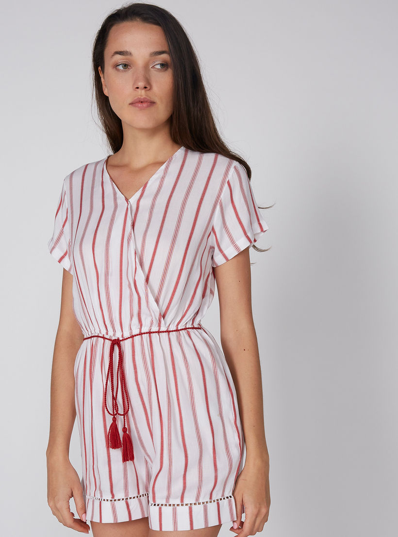 أفرول مقلّم بأكمام قصيرة وياقة V-women-clothing-nightwear-nighties-image-2