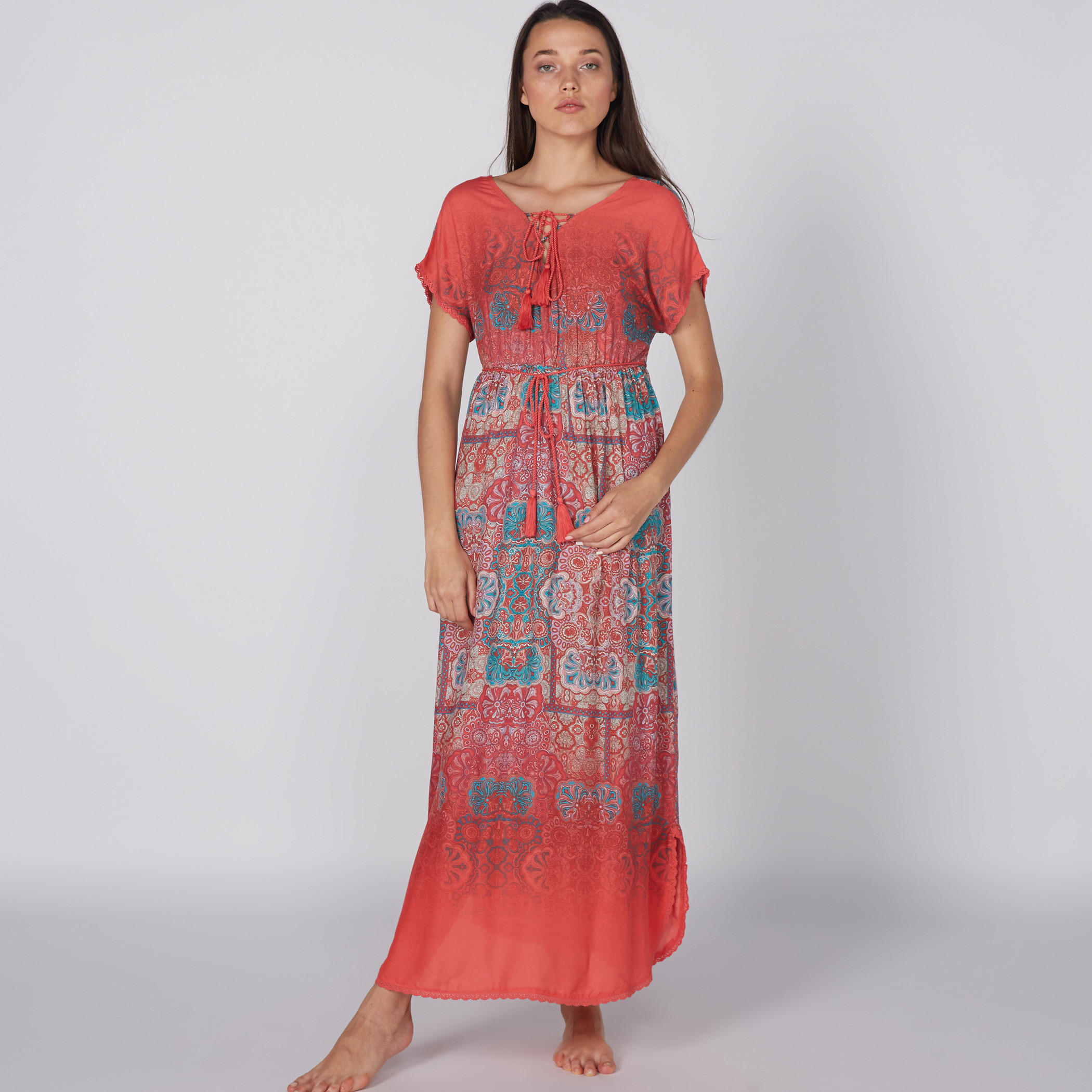 قميص نوم طويل بأكمام قصيرة وأربطة وطبعات-women-clothing-nightwear-nighties-image-2