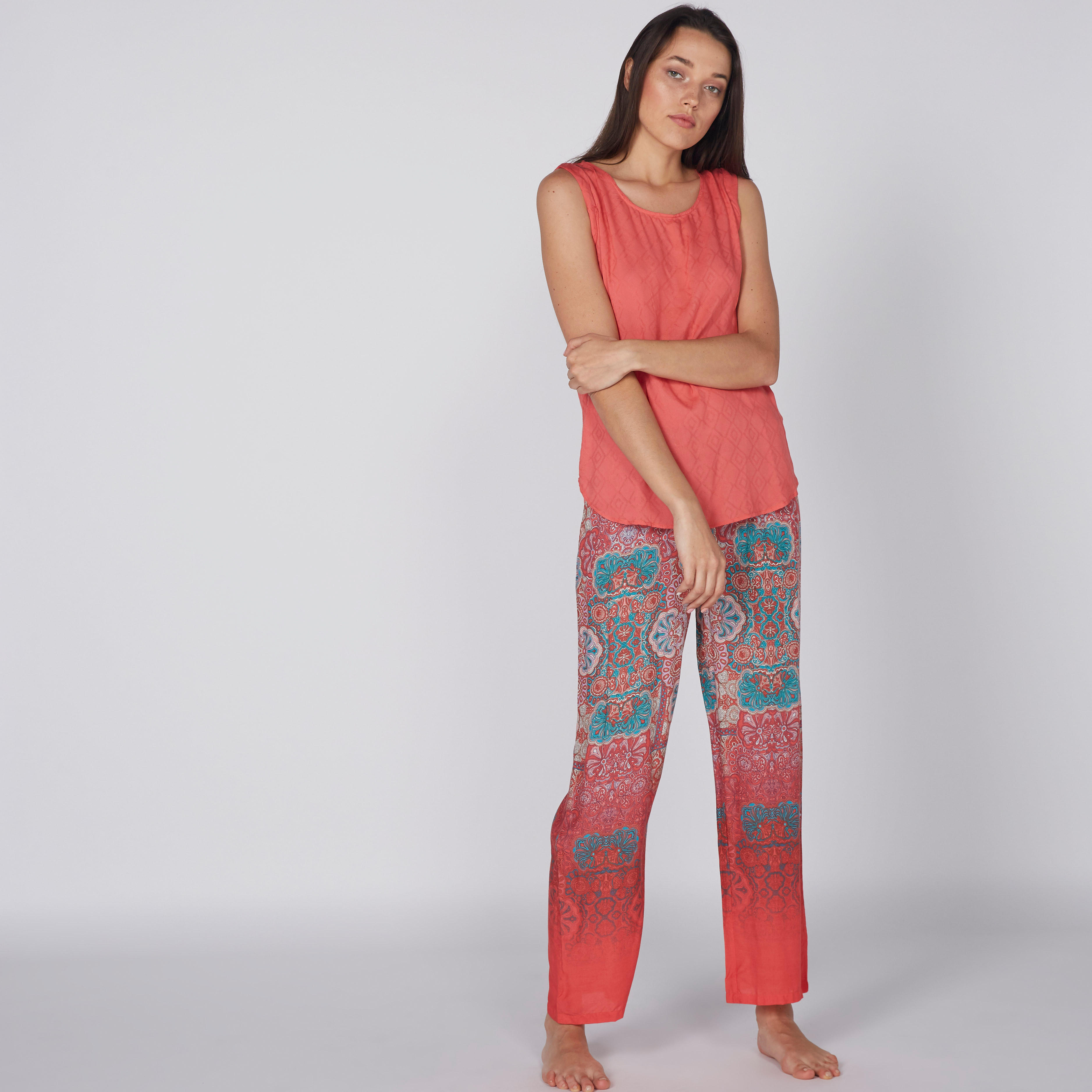 طقم بنطال بيجاما بطبعات وتيشيرت بارز الملمس دون أكمام-women-clothing-nightwear-pyjamas-longsets-image-1