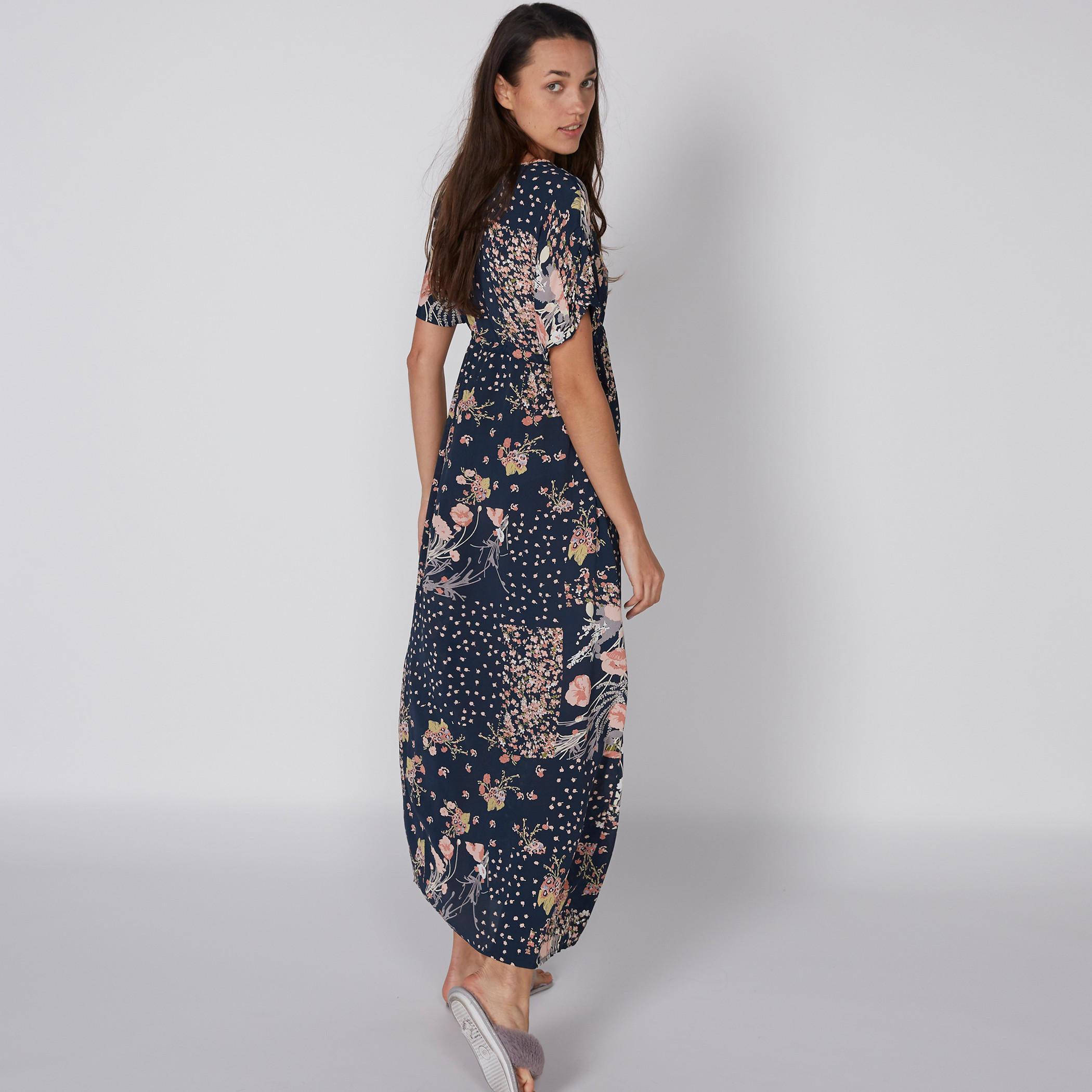 فستان بياقة V وطبعات-women-clothing-nightwear-nighties-image-2