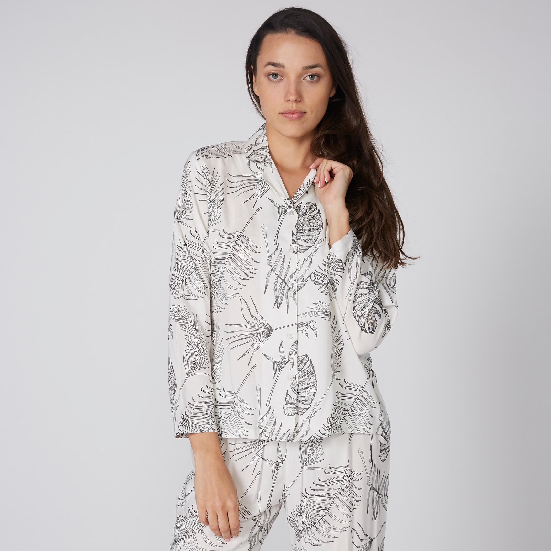 طقم بنطال بيجاما طويل وقميص بطبعات-women-clothing-nightwear-pyjamas-longsets-image-1