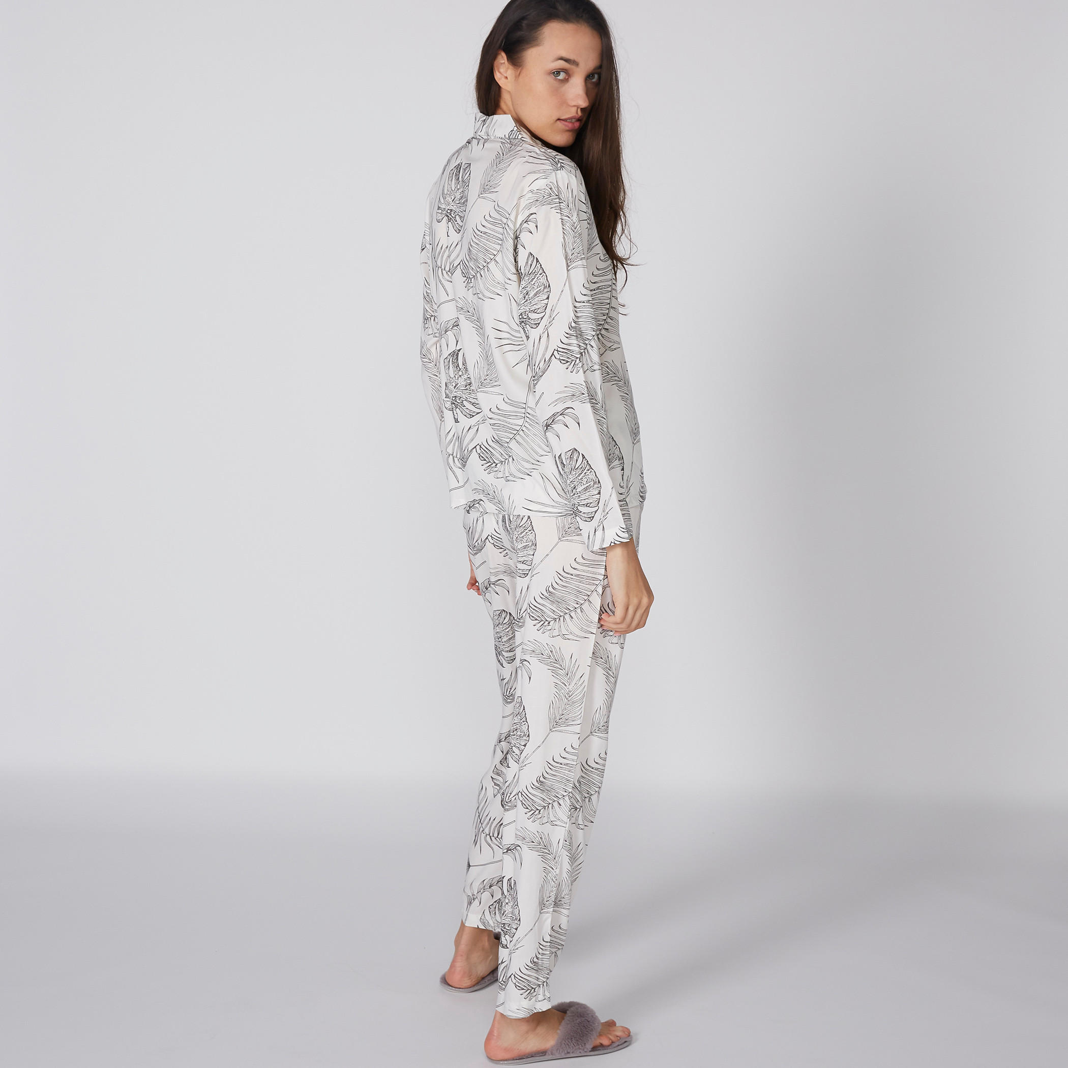 طقم بنطال بيجاما طويل وقميص بطبعات-women-clothing-nightwear-pyjamas-longsets-image-3