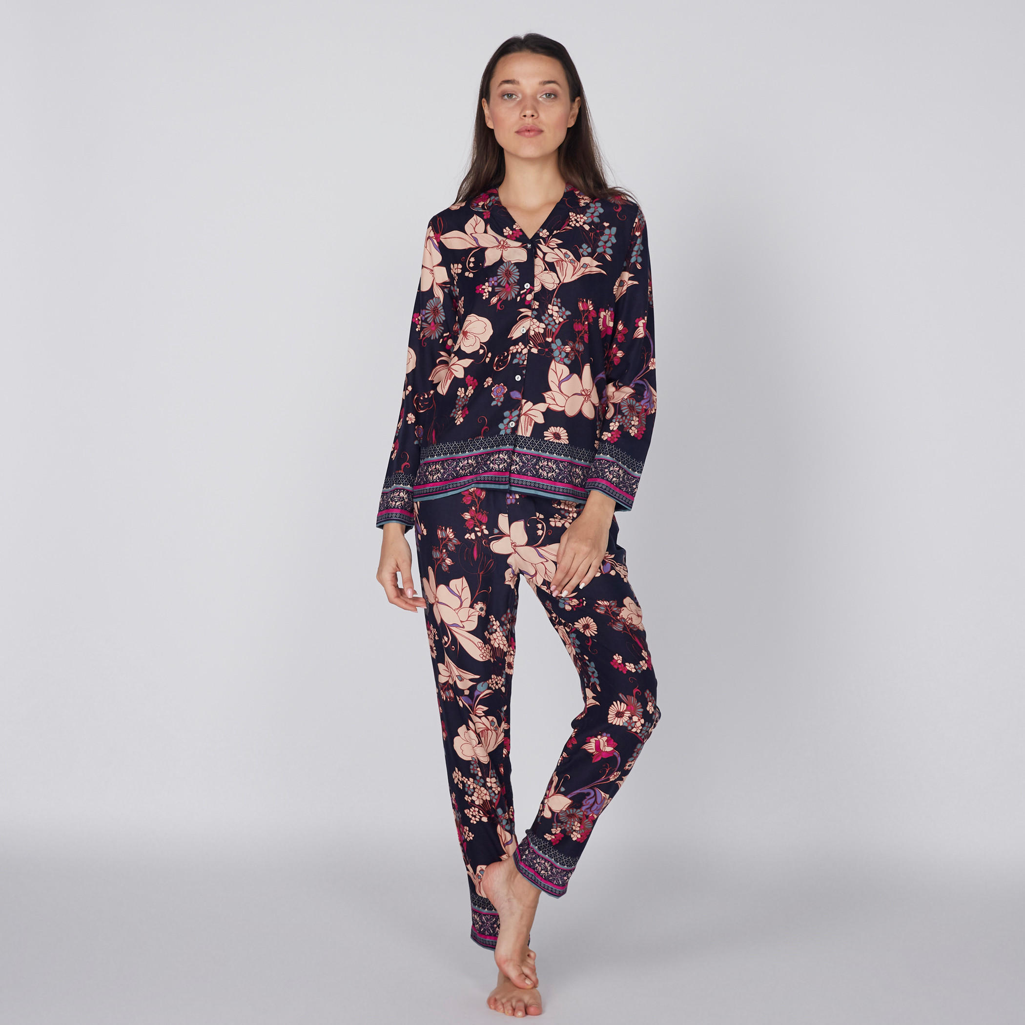 طقم بنطال بيجاما طويل وقميص بطبعات-women-clothing-nightwear-pyjamas-longsets-image-1