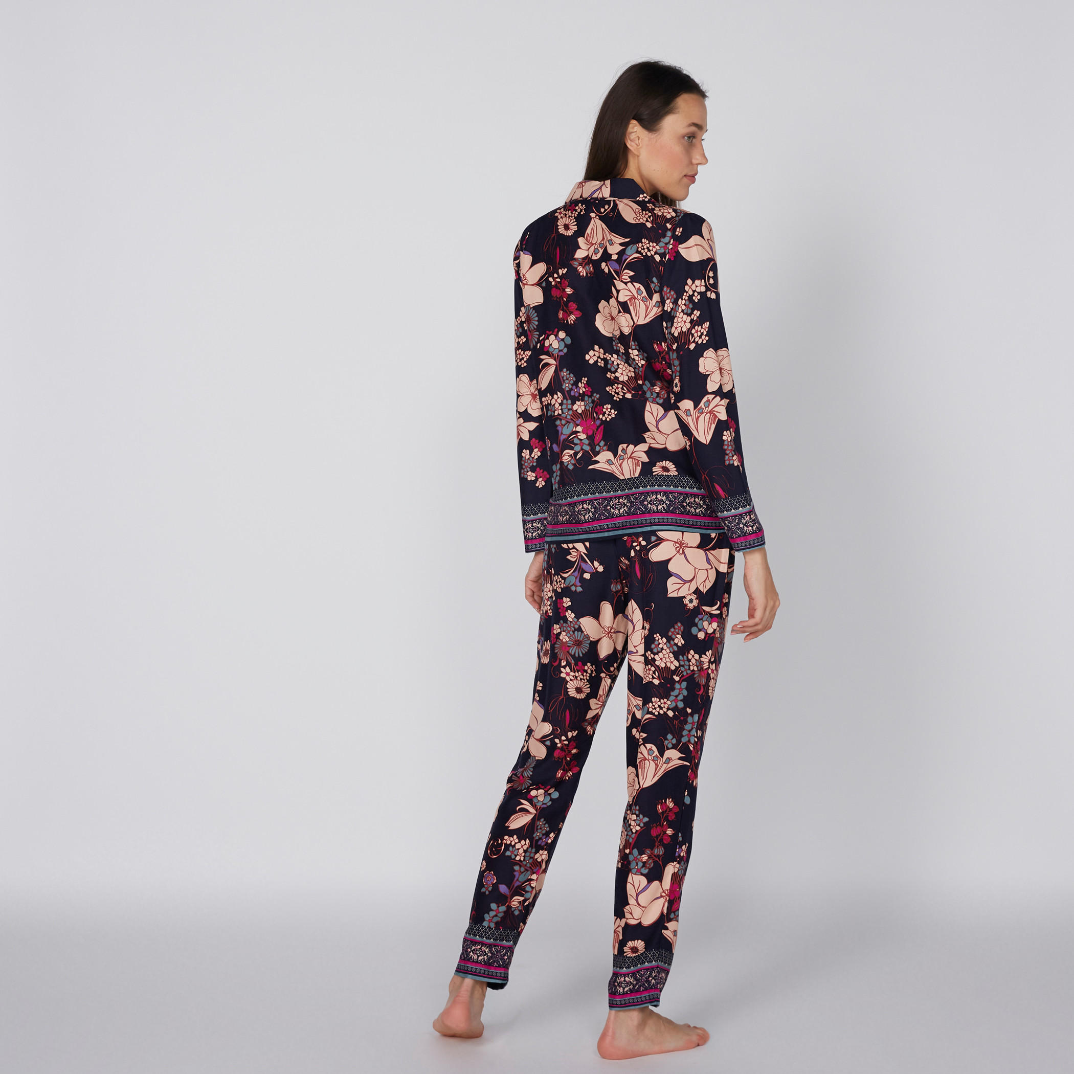 طقم بنطال بيجاما طويل وقميص بطبعات-women-clothing-nightwear-pyjamas-longsets-image-3