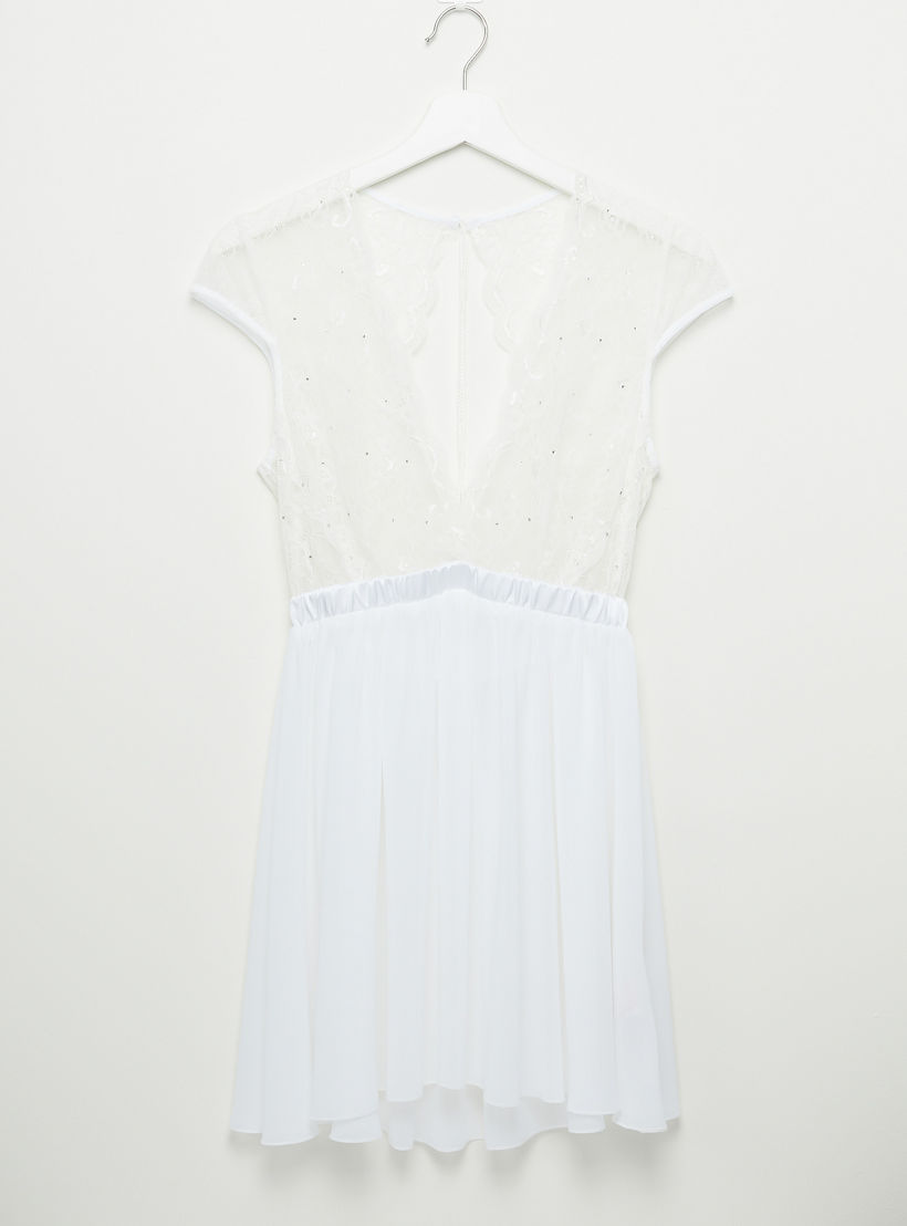 قميص نوم طويل بأكمام كاب وتفاصيل دانتيل-women-clothing-nightwear-nighties-image-1
