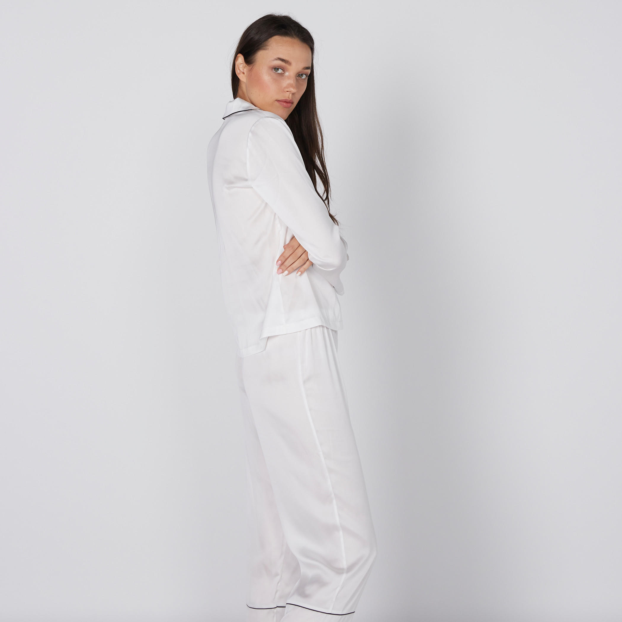 طقم بنطال بيجاما وقميص بتفاصيل متباينة-women-clothing-nightwear-pyjamas-longsets-image-2
