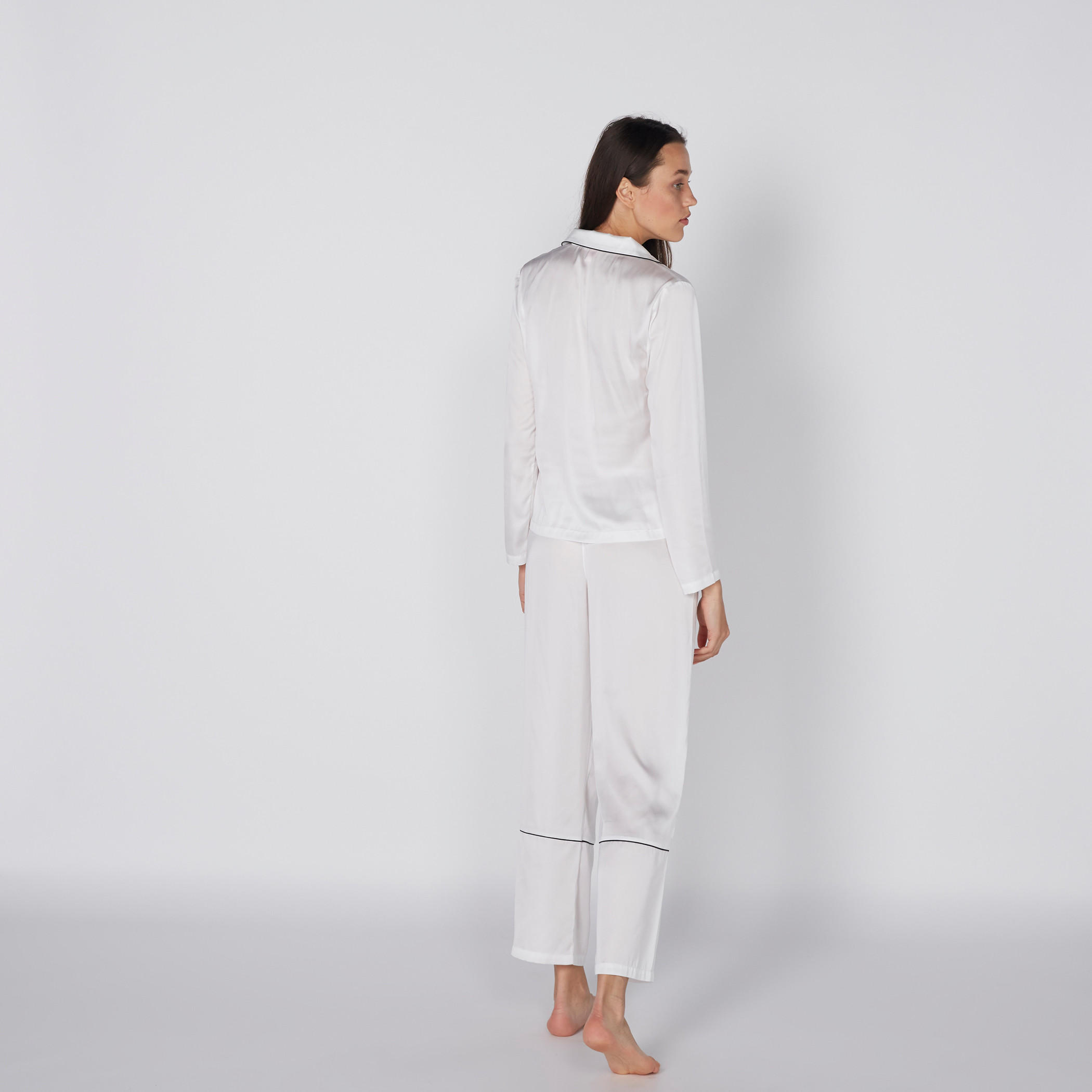 طقم بنطال بيجاما وقميص بتفاصيل متباينة-women-clothing-nightwear-pyjamas-longsets-image-4