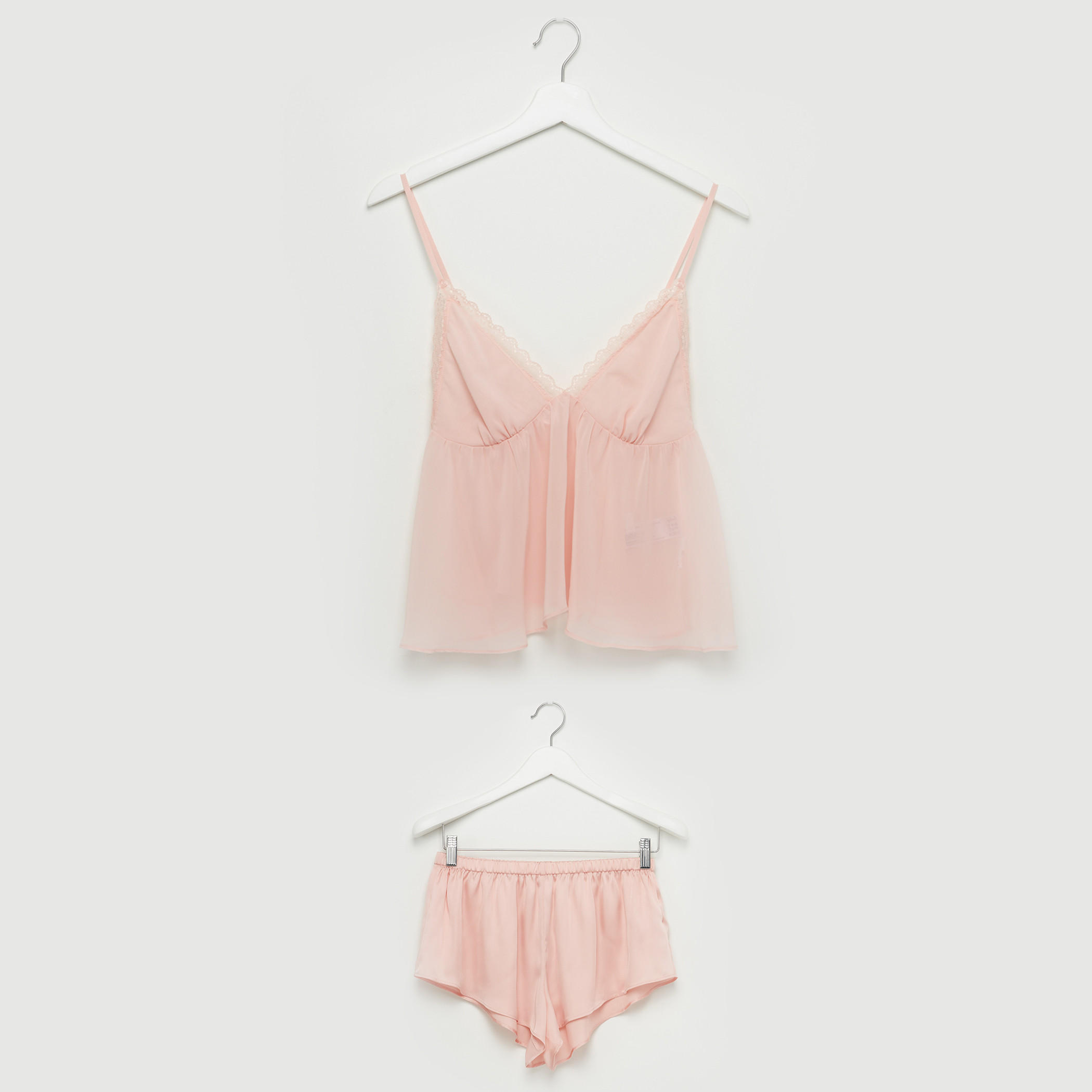 طقم شورت داخلي وبلوزة تانك بتفاصيل دانتيل-women-clothing-nightwear-pyjamas-longsets-image-1