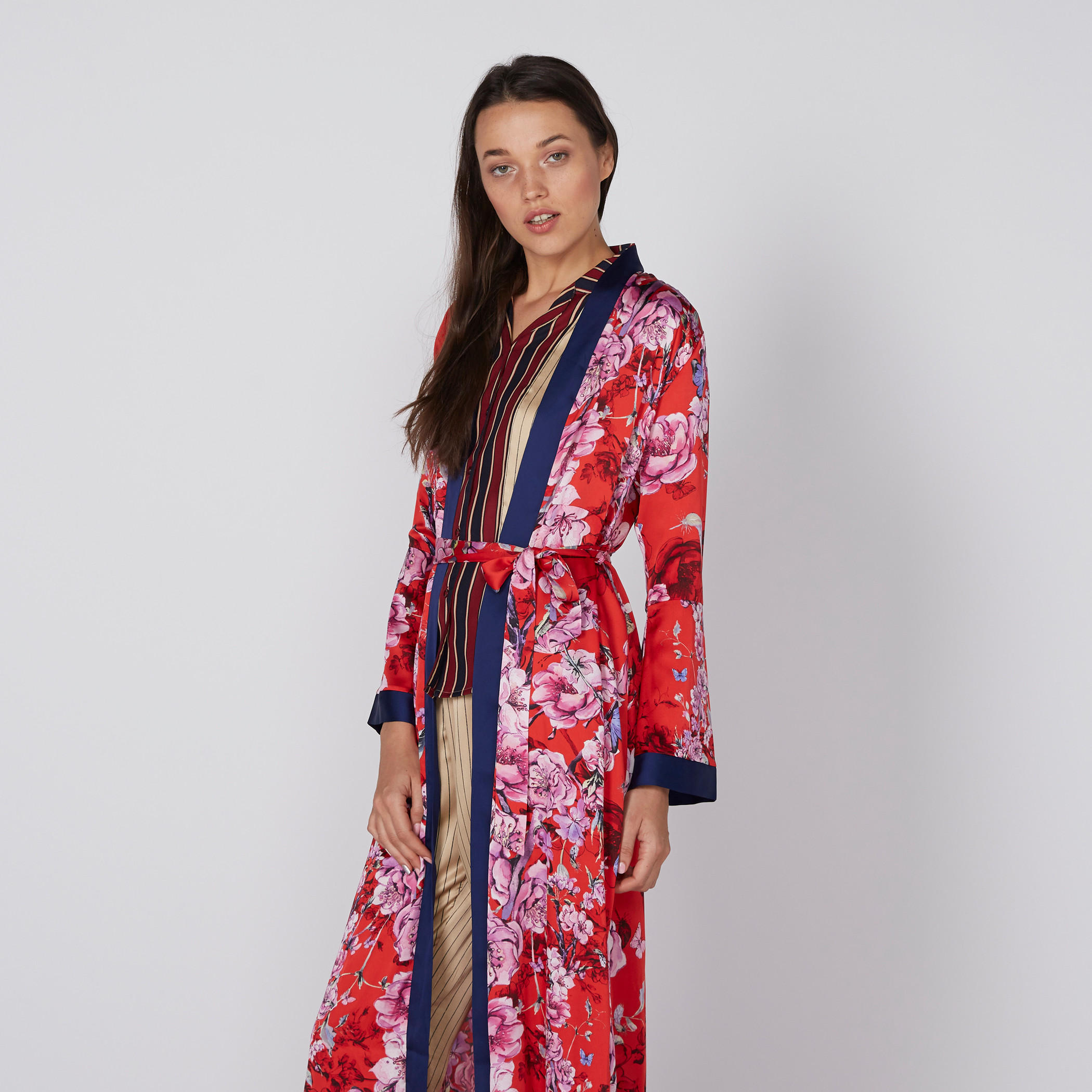 روب طويل مفتوح من الأمام بأكمام طويلة ورباط إغلاق وطبعات-women-clothing-nightwear-robes-image-2
