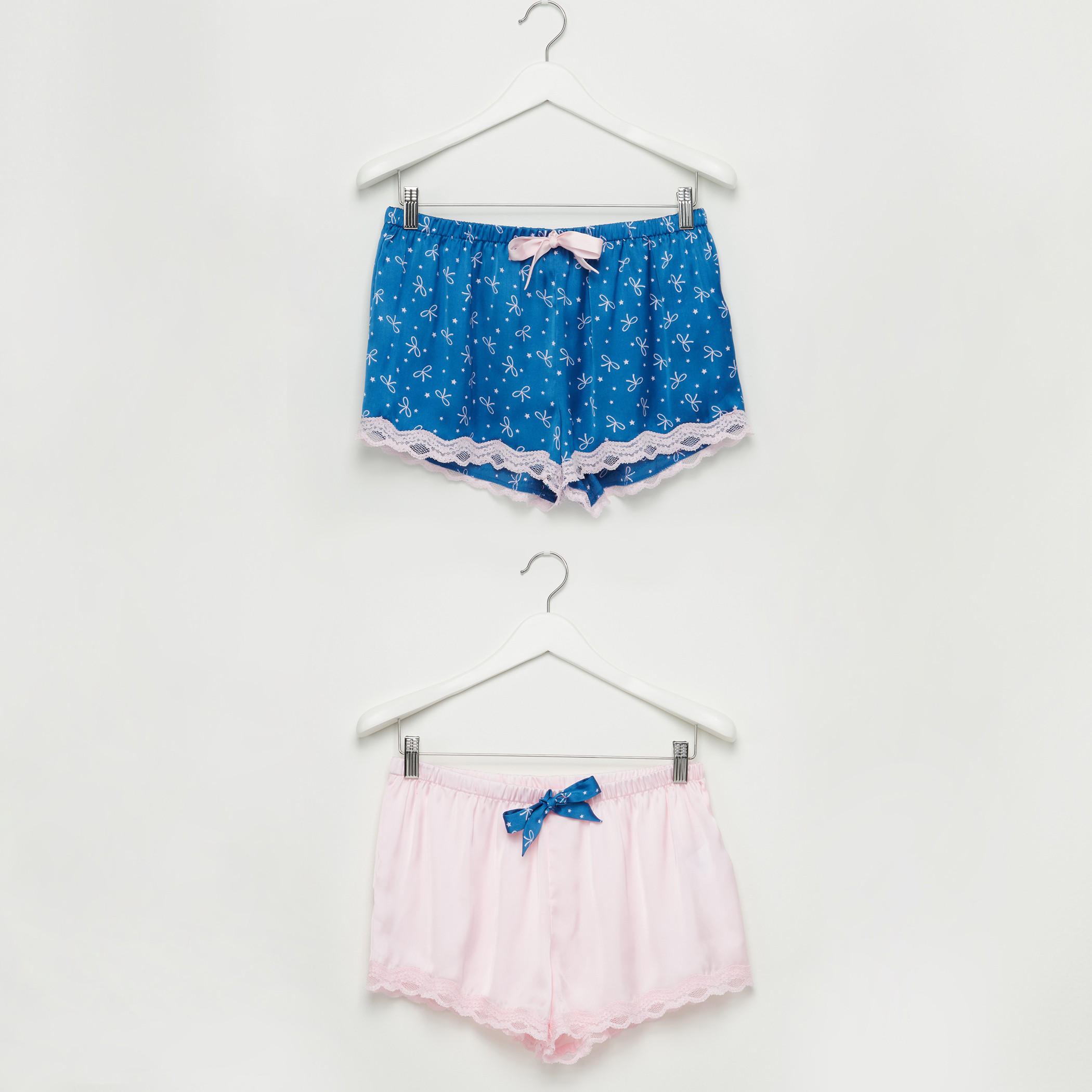 شورت بخصر مطّاطي وتفاصيل دانتيل - طقم من قطعتين-women-clothing-nightwear-pyjamas-longsets-image-1