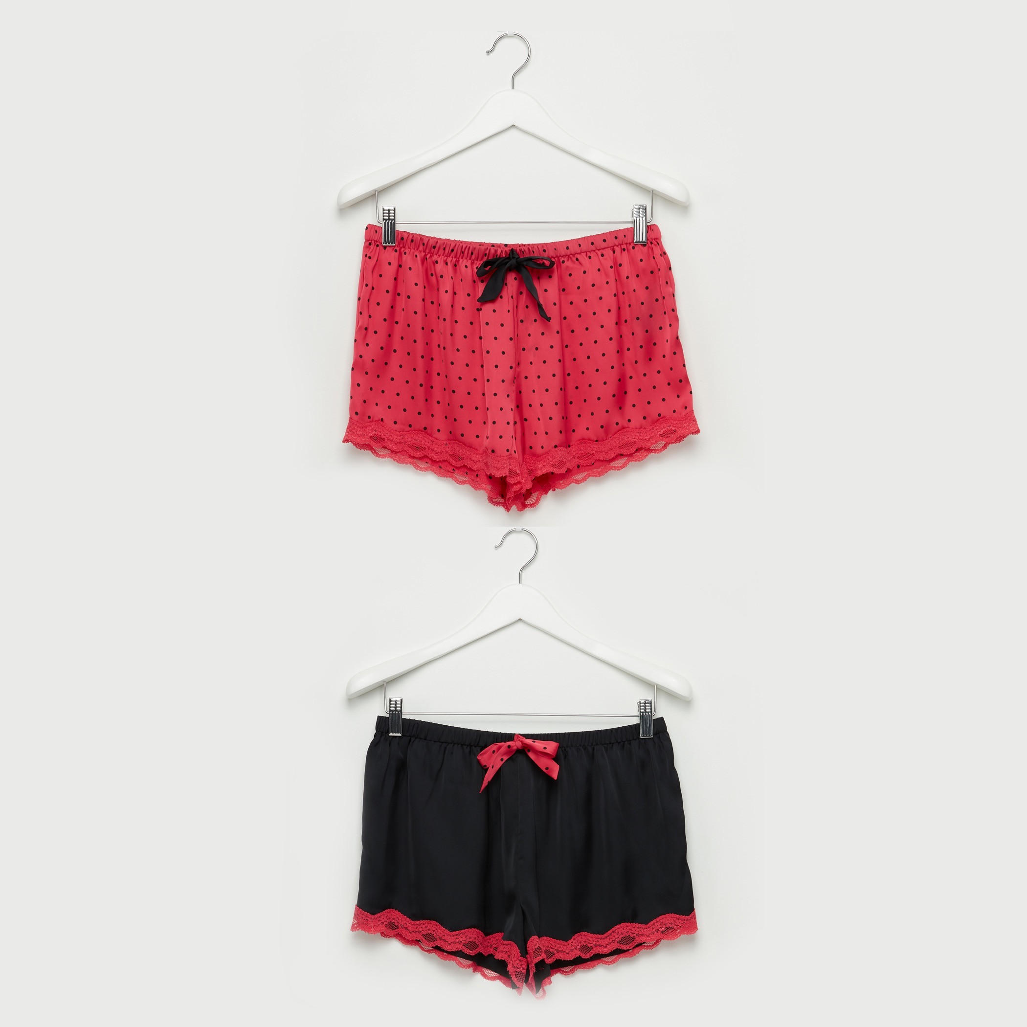شورت بخصر مطّاطي وتفاصيل دانتيل - طقم من قطعتين-women-clothing-nightwear-pyjamas-longsets-image-1